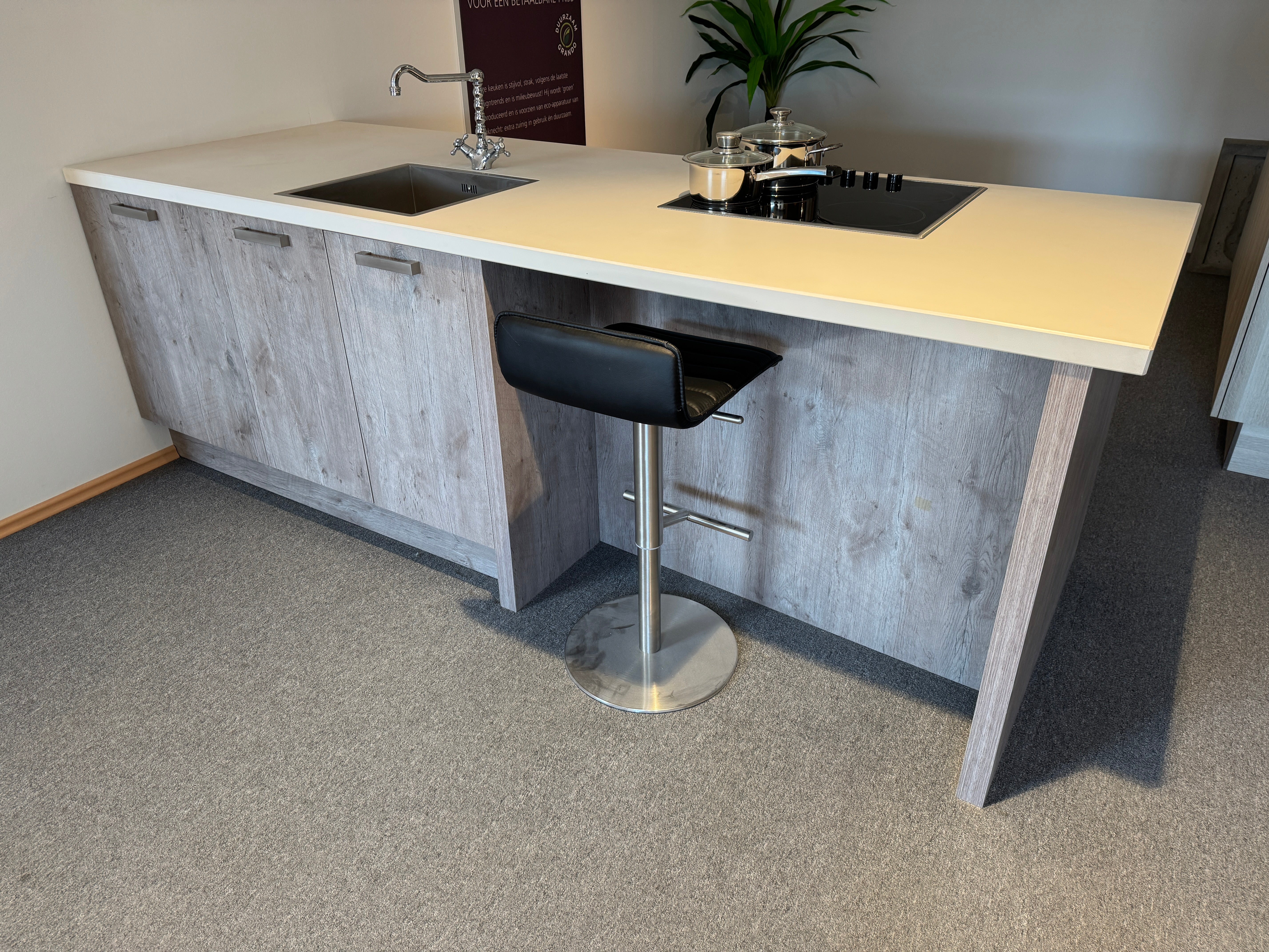 01089 - Moderne houtlook keuken