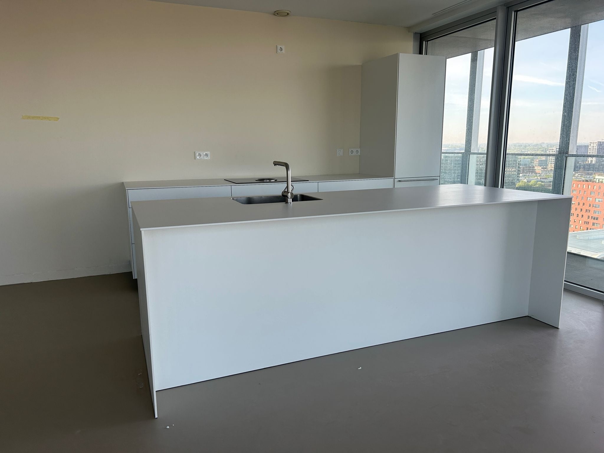 01221 - Witte eilandkeuken