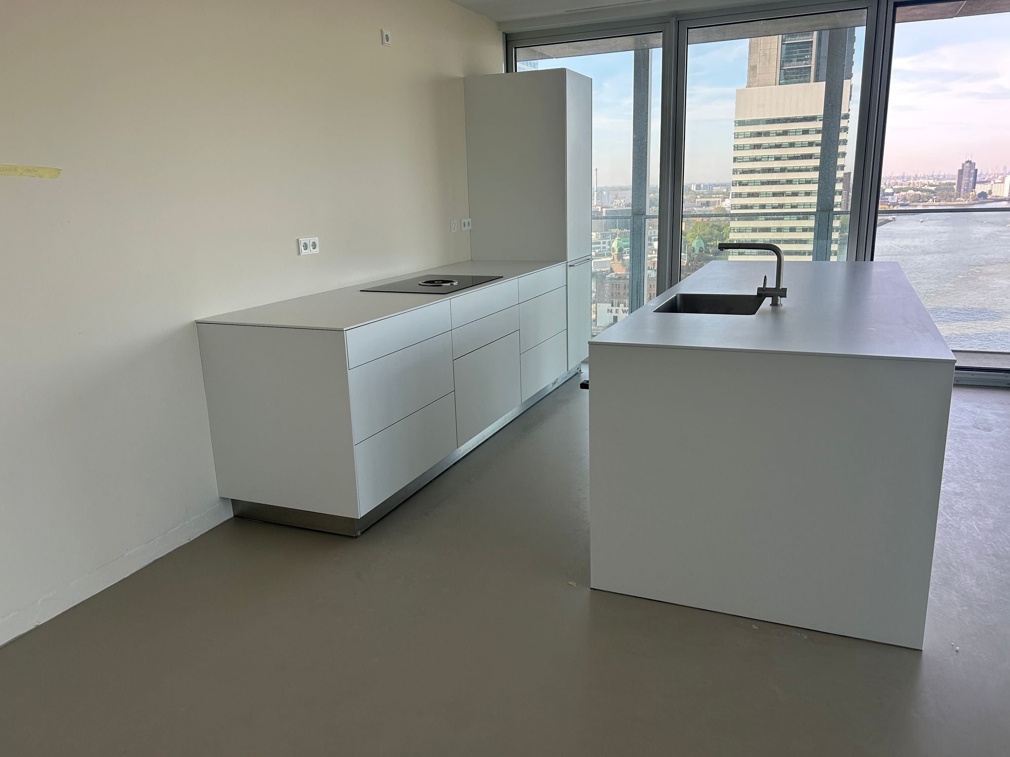01221 - Witte eilandkeuken