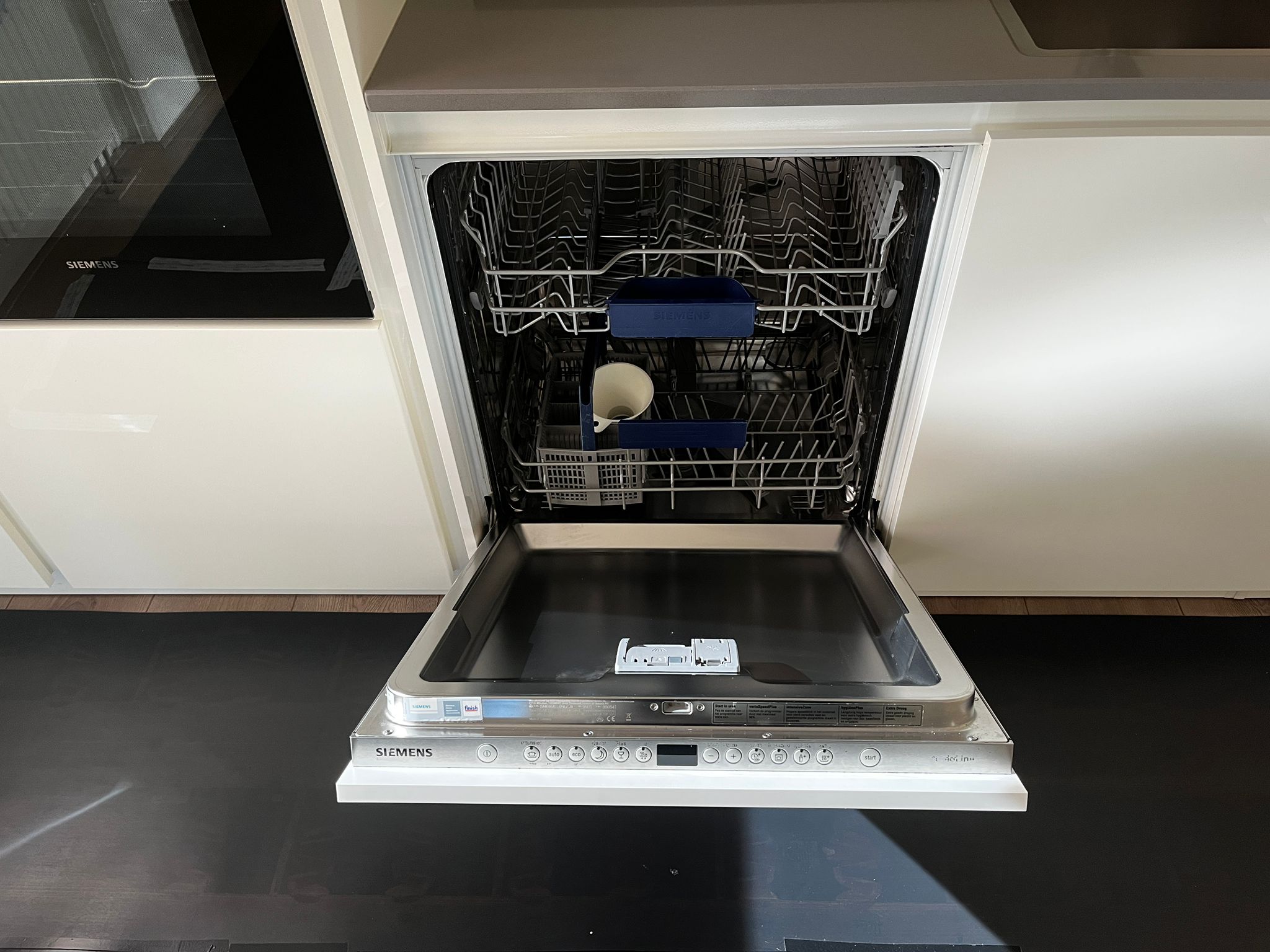 00626 - Witte schiereiland keuken