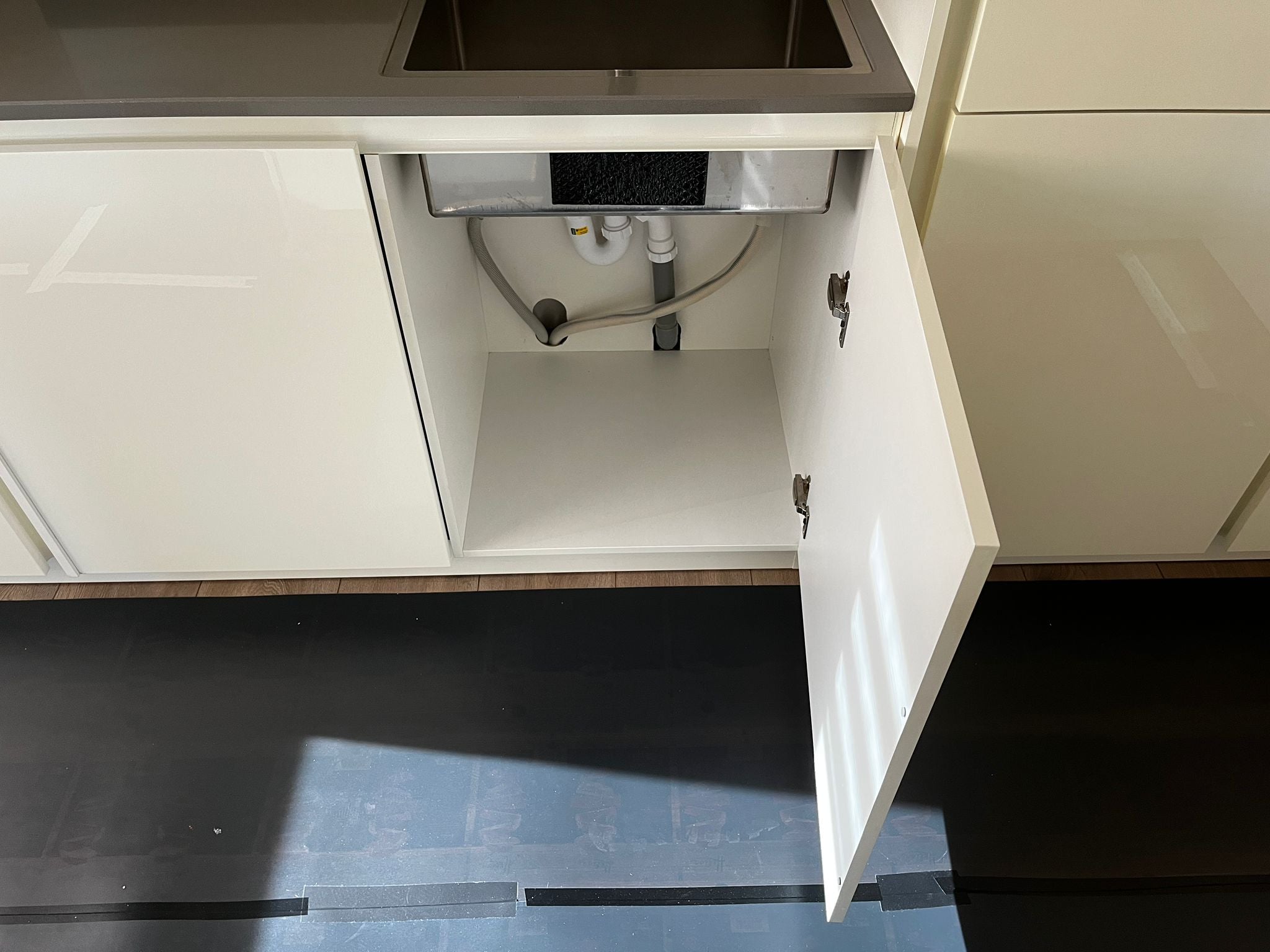 00626 - Witte schiereiland keuken