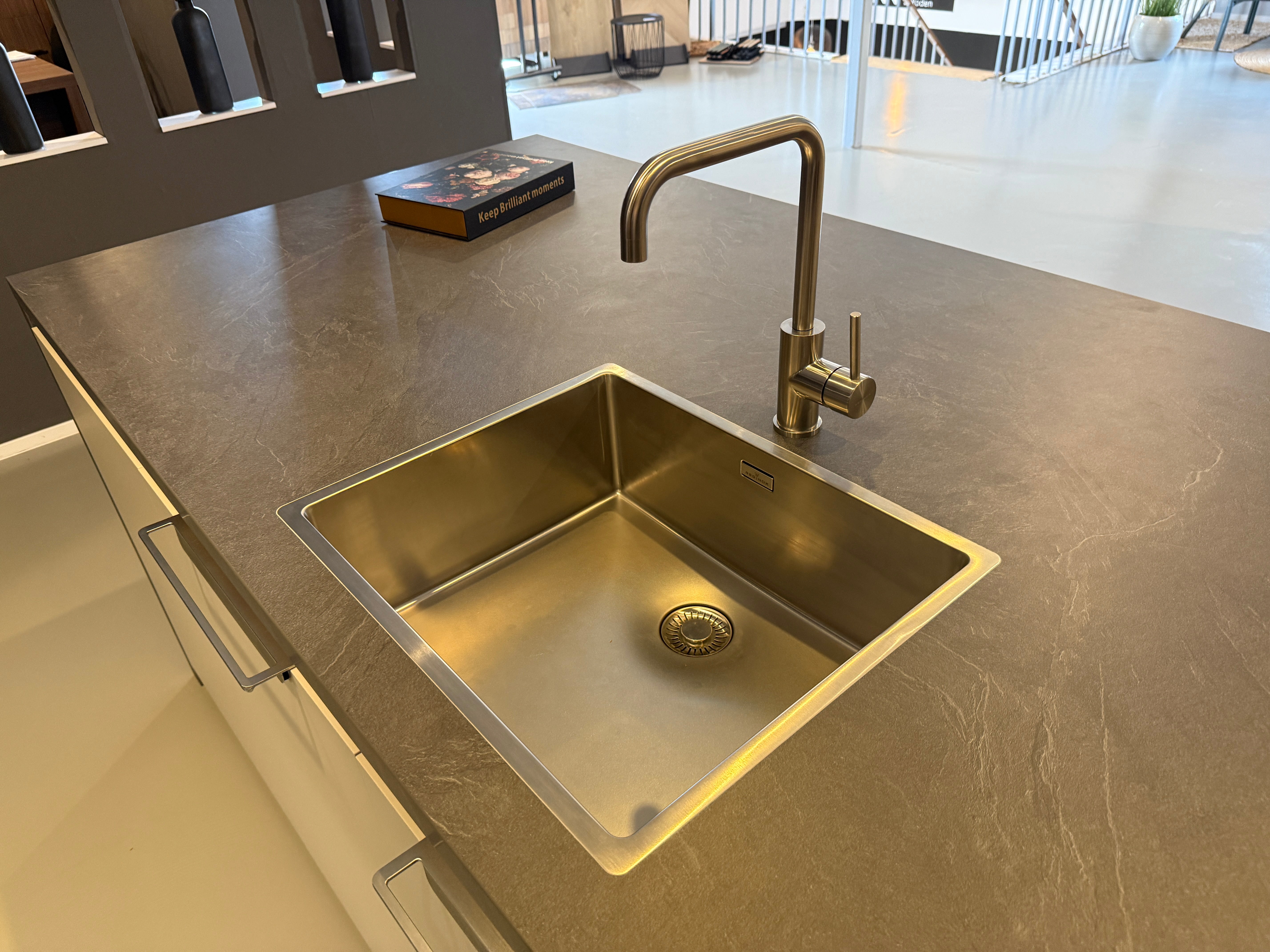 01458 - Keller eilandkeuken