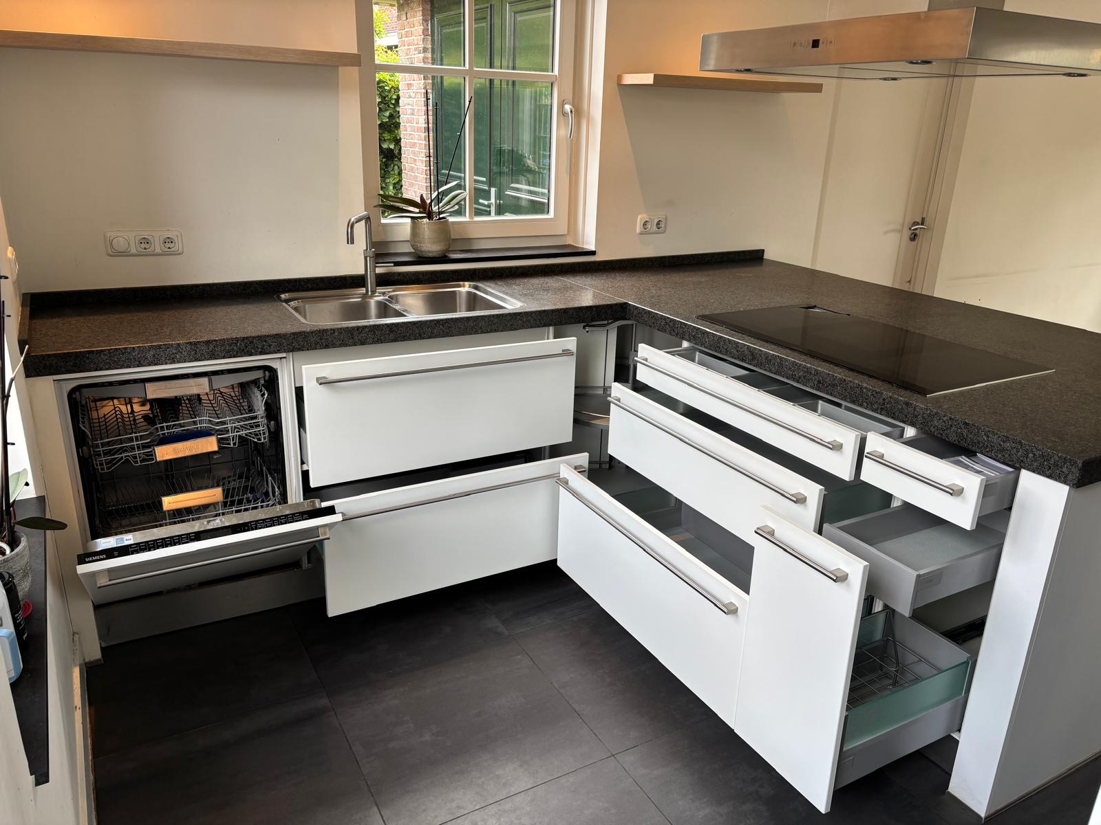 01264 - Witte schiereiland keuken