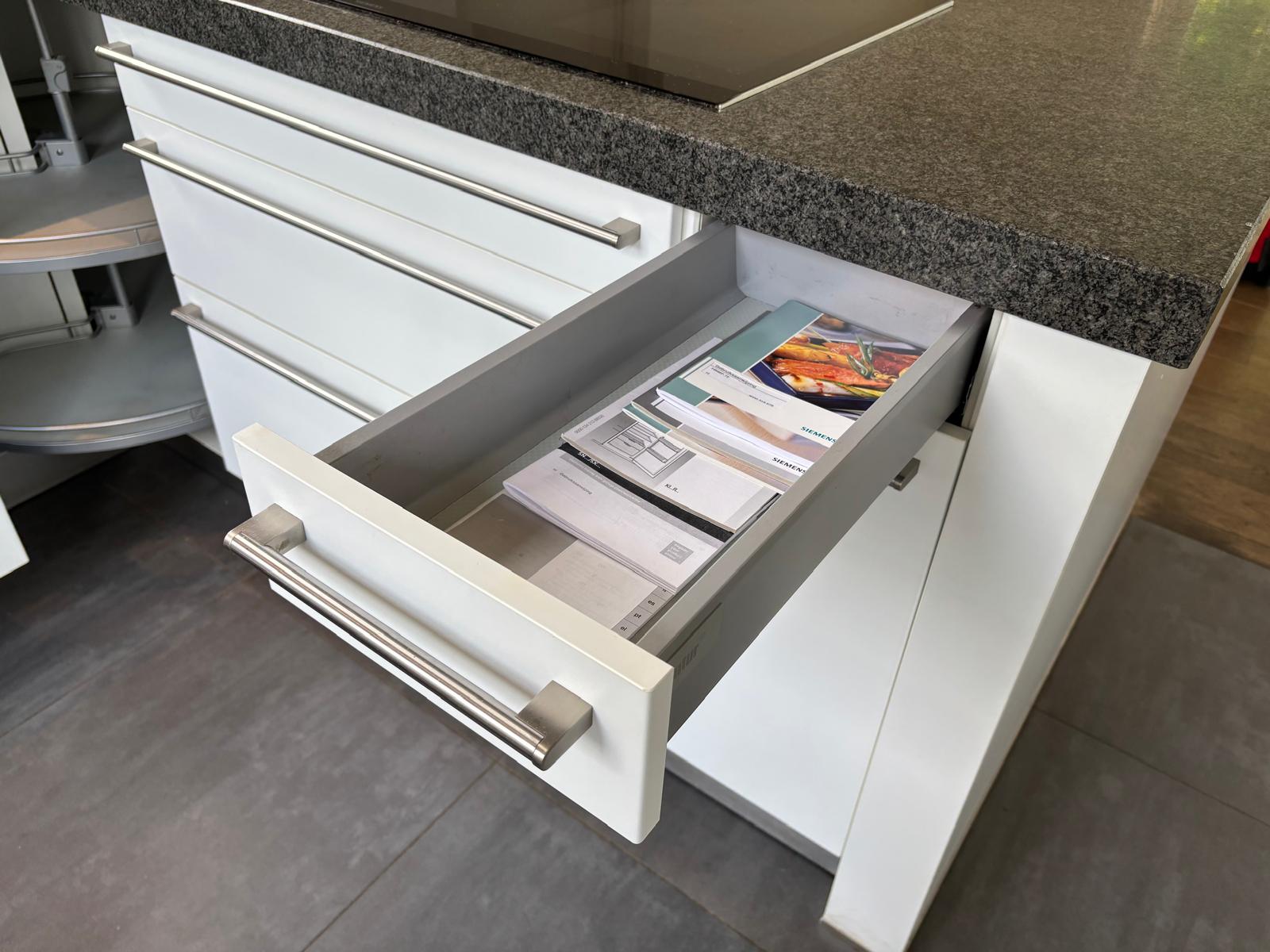 01264 - Witte schiereiland keuken
