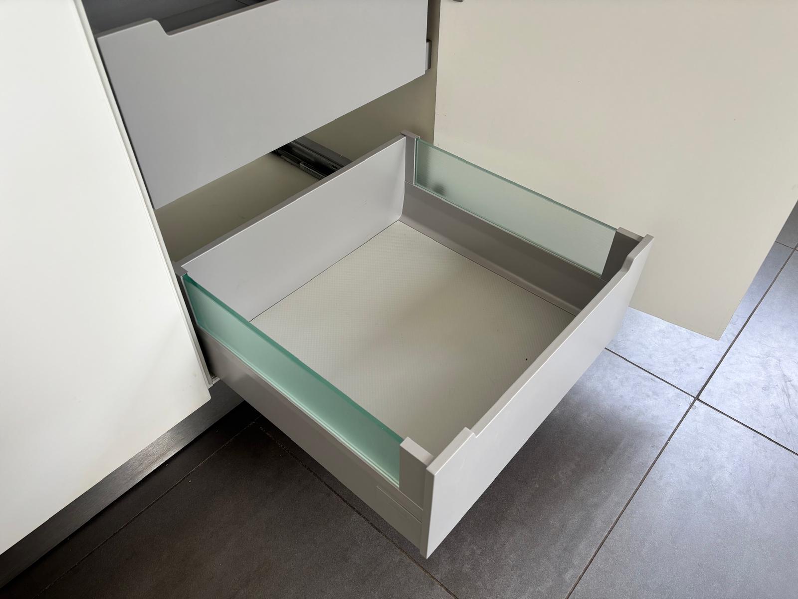01264 - Witte schiereiland keuken