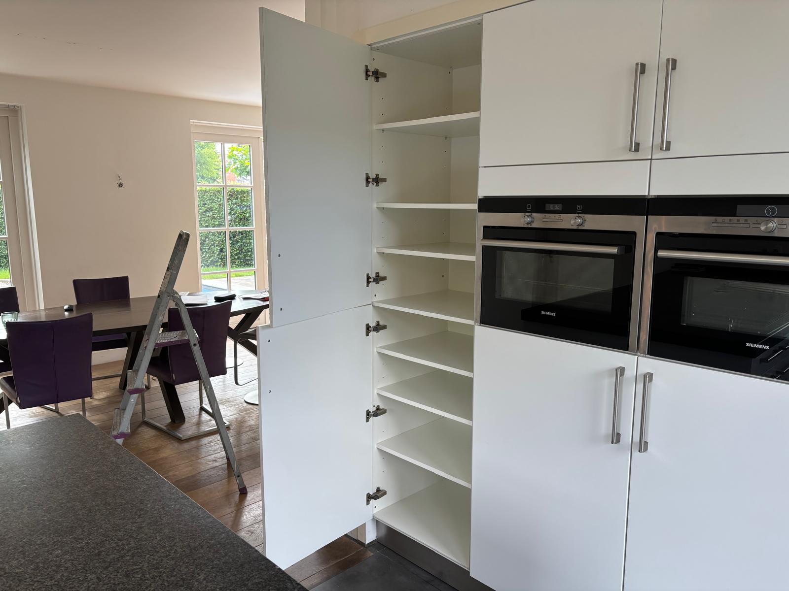 01264 - Witte schiereiland keuken