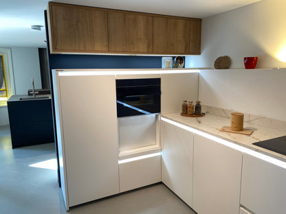 01492 - Witte schiereiland keuken