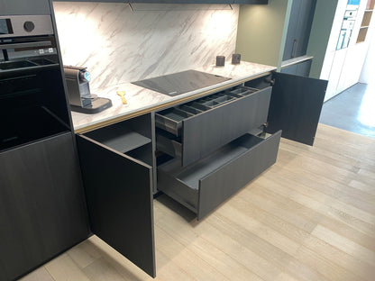 01736 - Eilandkeuken met tafel