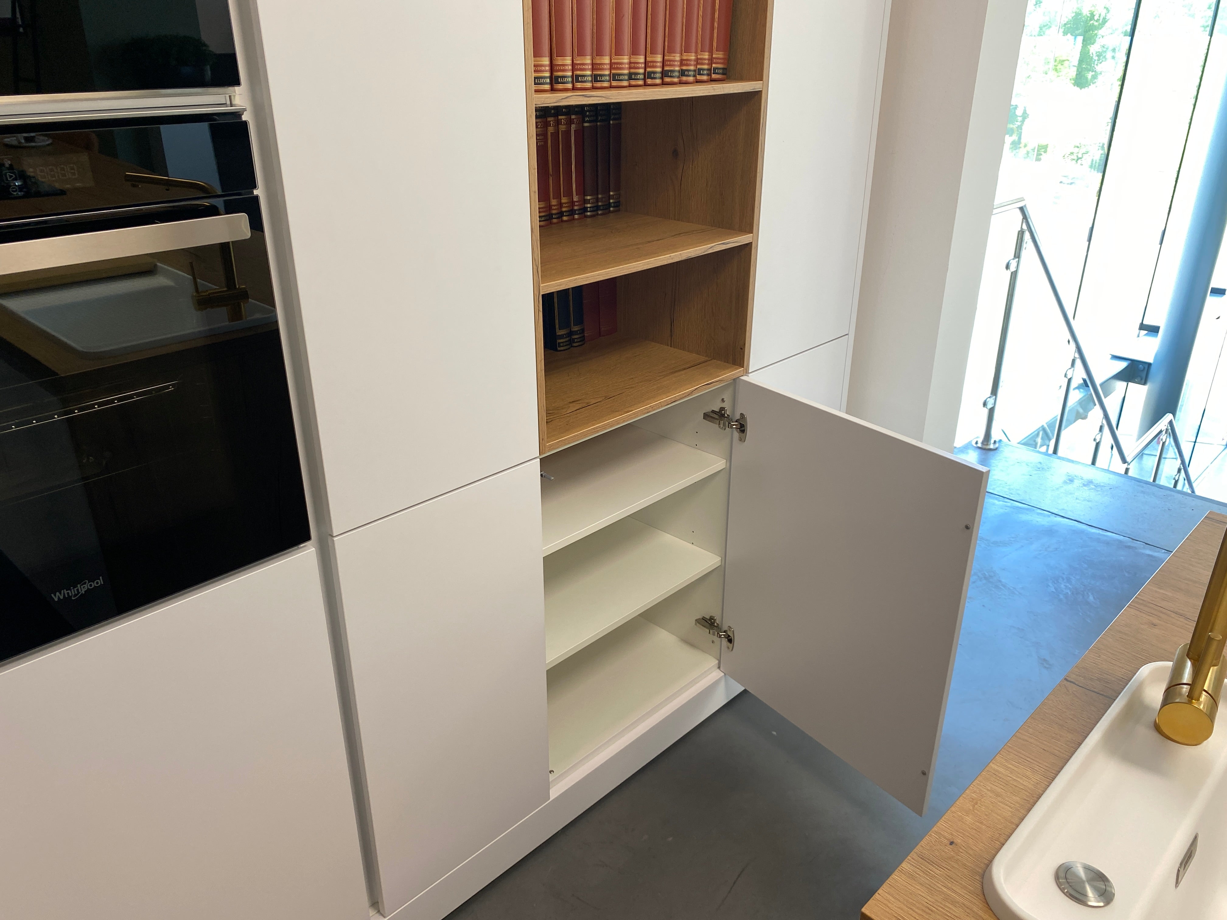 01819 - Inselküche mit Tisch 