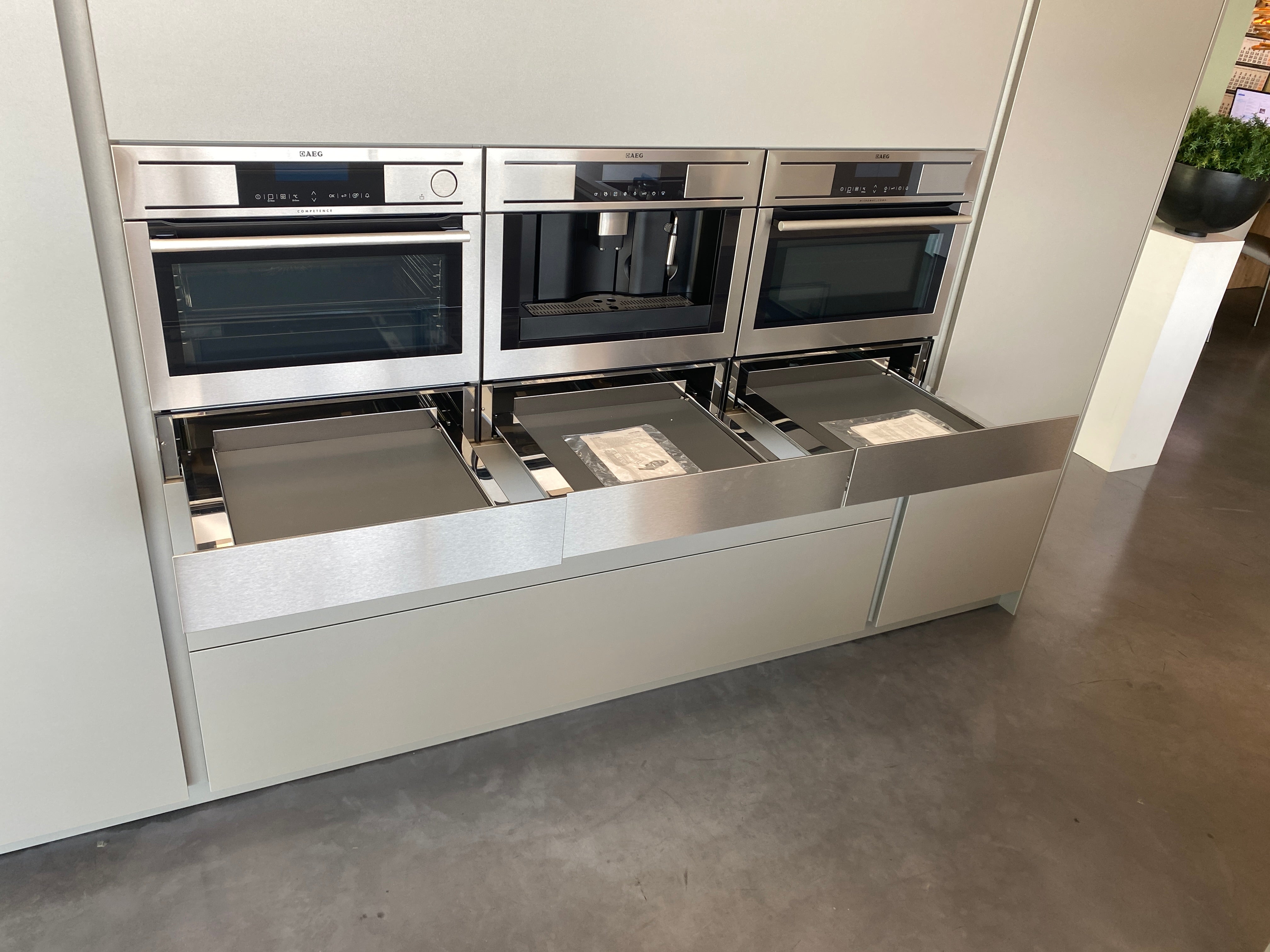 01827 - Grijze eilandkeuken
