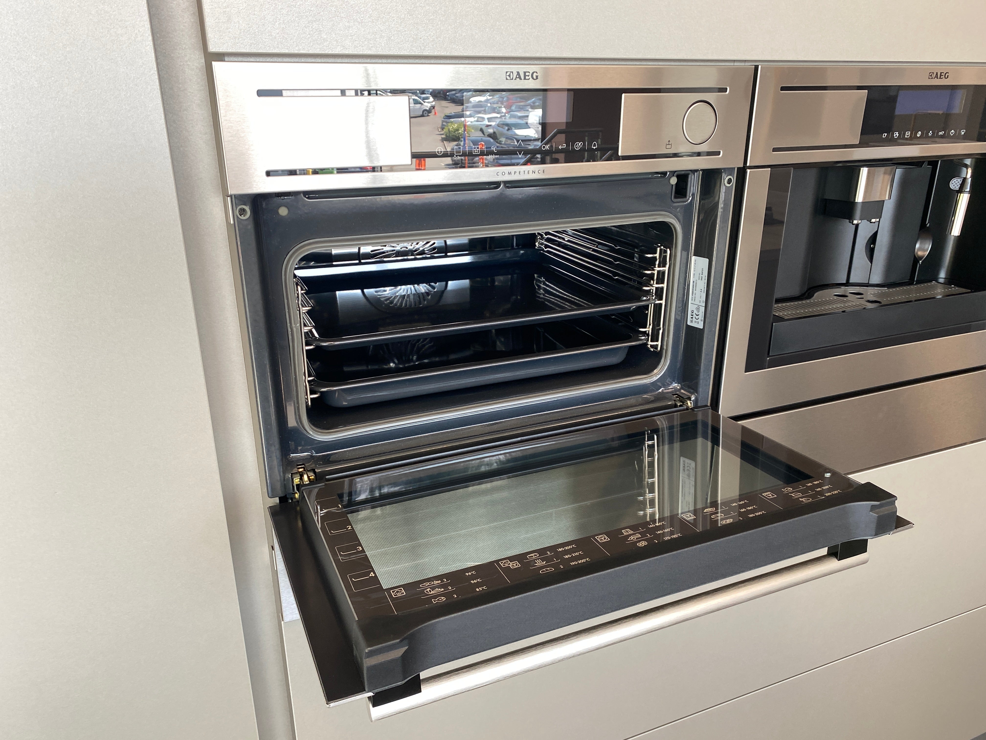 01827 - Grijze eilandkeuken