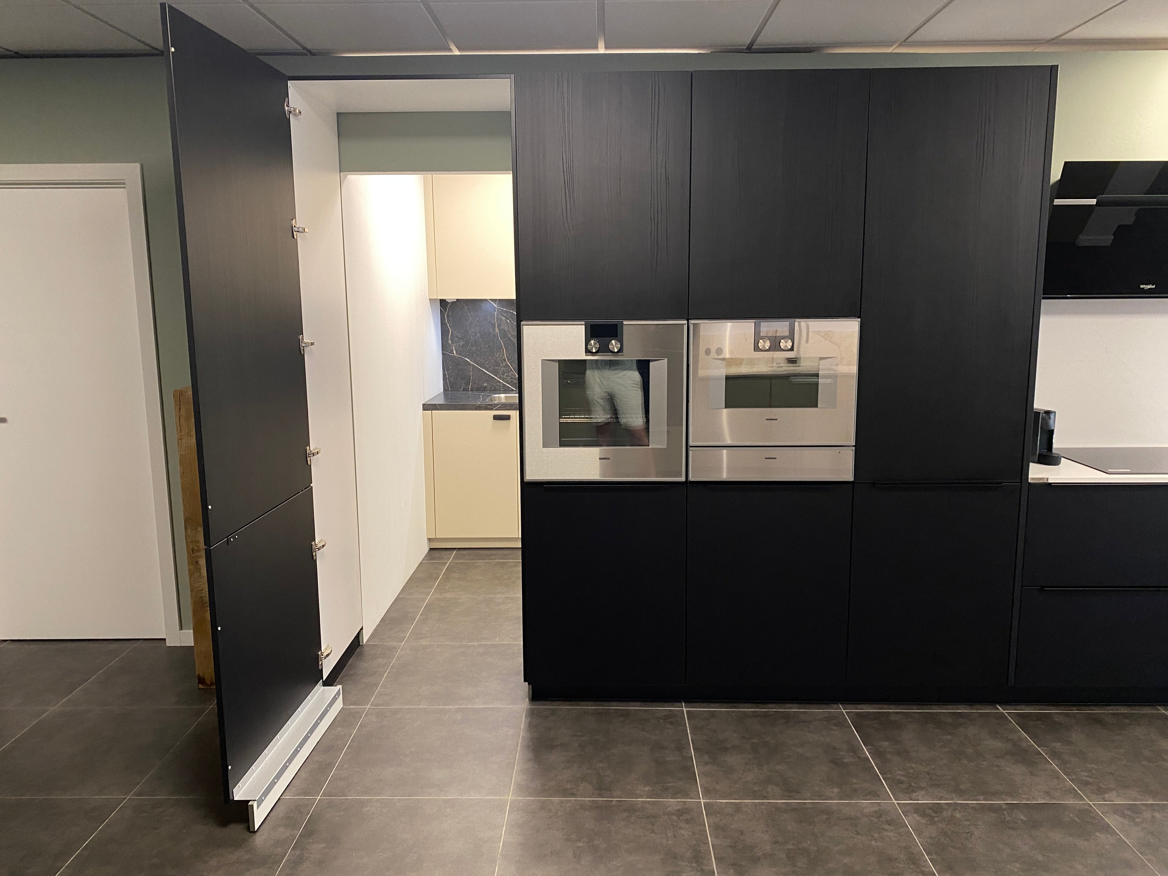 01835 - Rechte matzwarte keuken