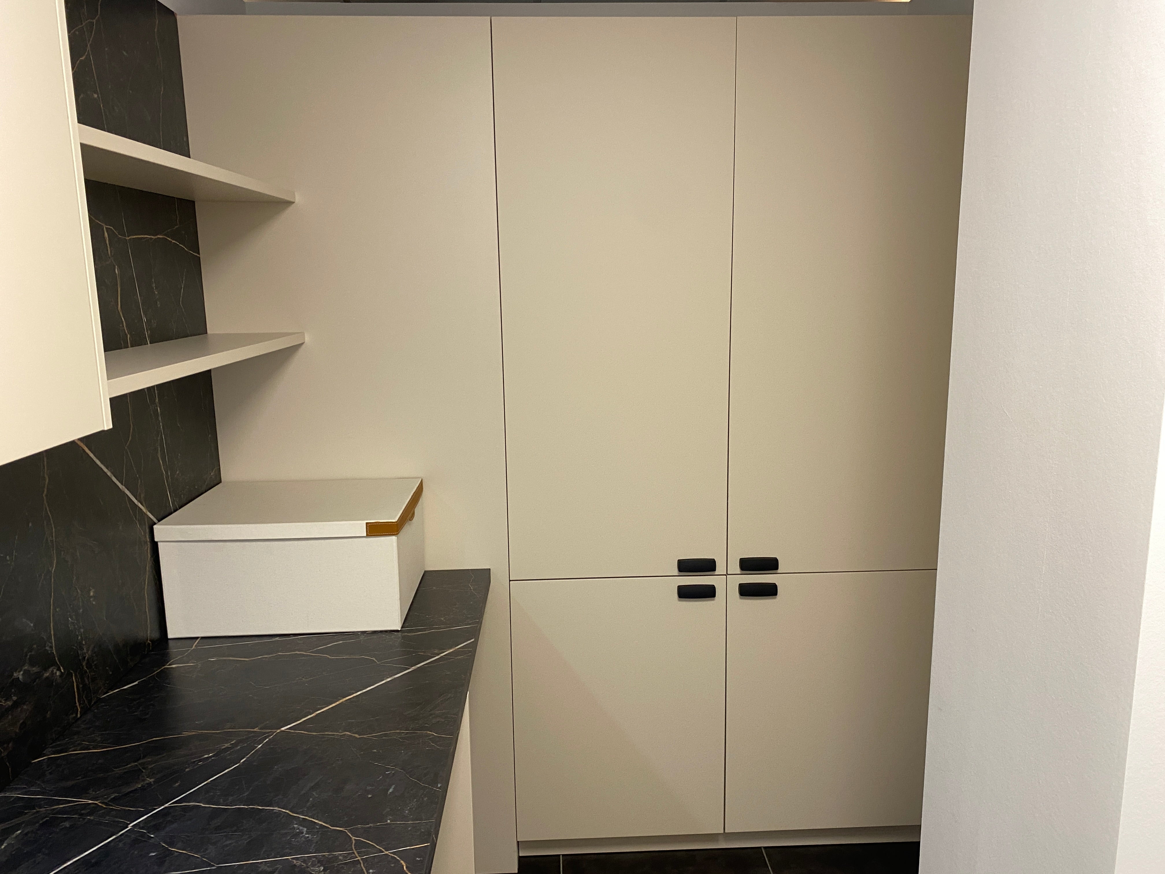 01837 - Beige bijkeuken