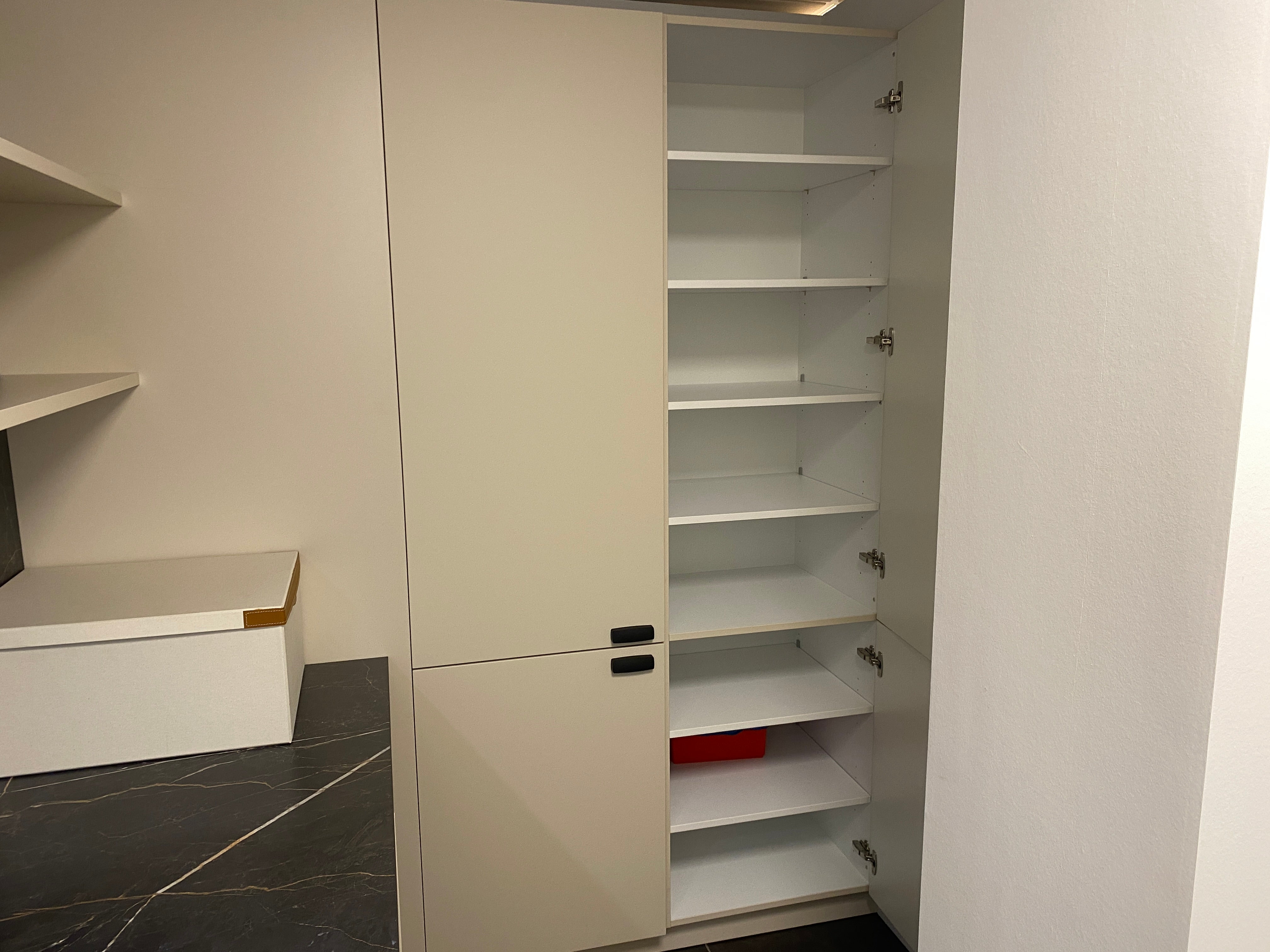 01837 - Beige bijkeuken