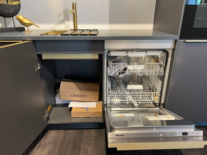 01973 - Moderne keuken met gouden details