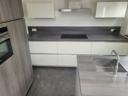 01486 - Moderne schiereiland keuken