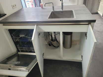 01486 - Moderne schiereiland keuken