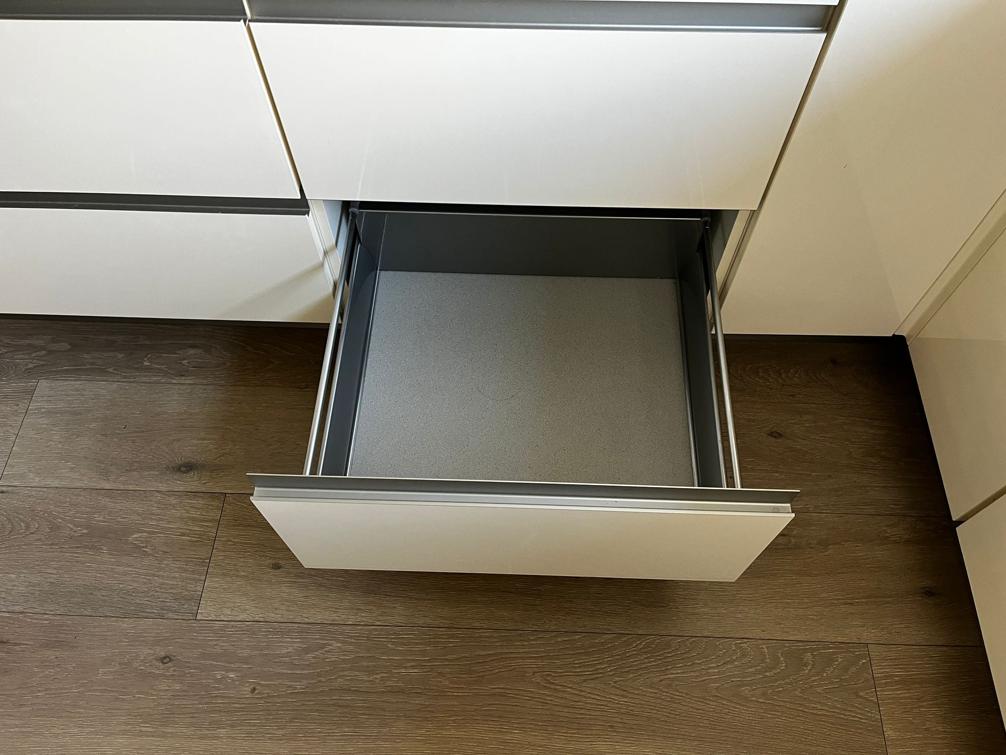 01943 - Moderne hoekkeuken