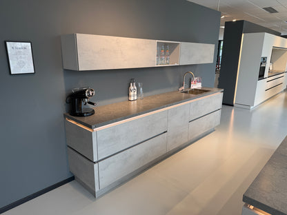 02356 - Grijs betonlook eilandkeuken