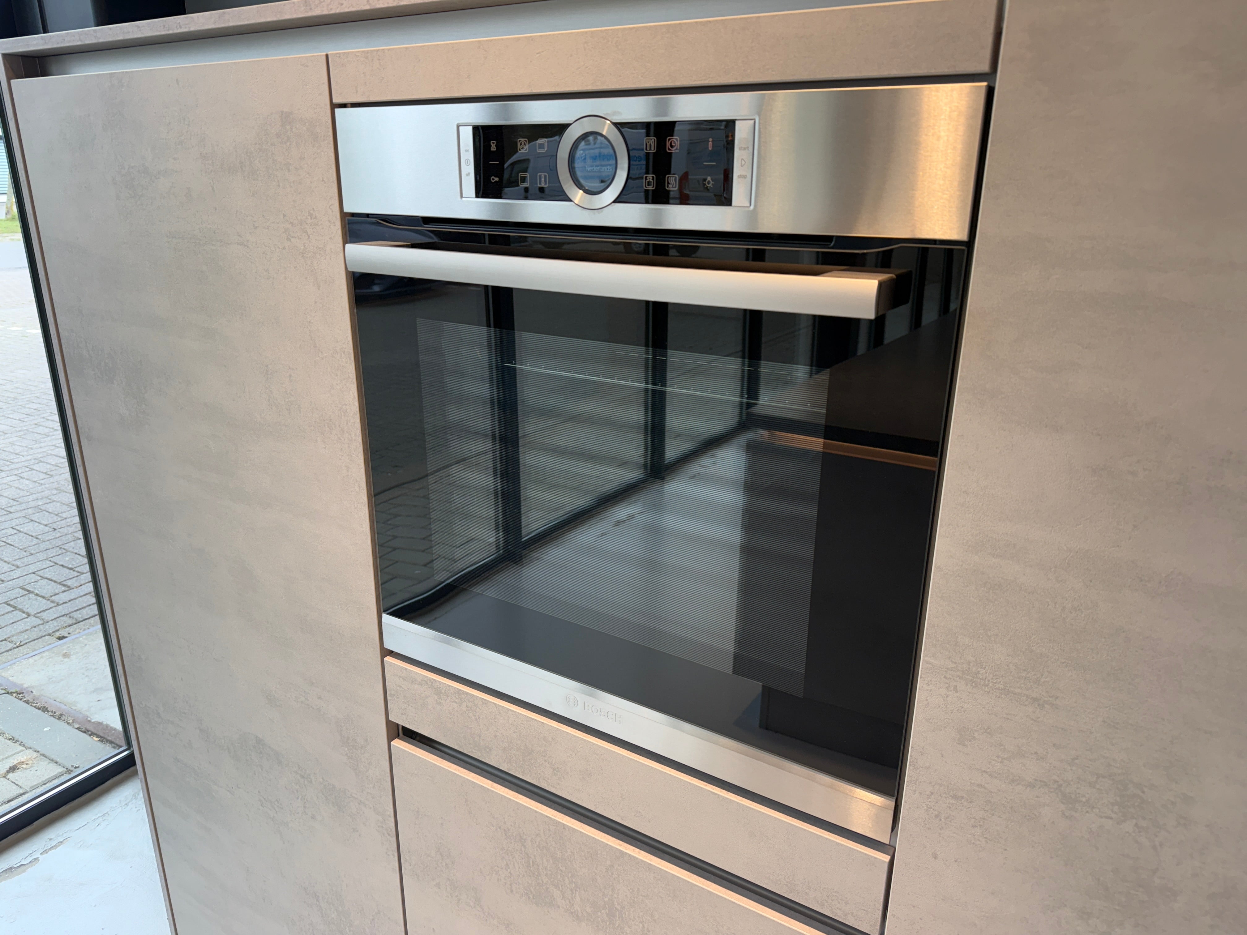 02356 - Grijs betonlook eilandkeuken