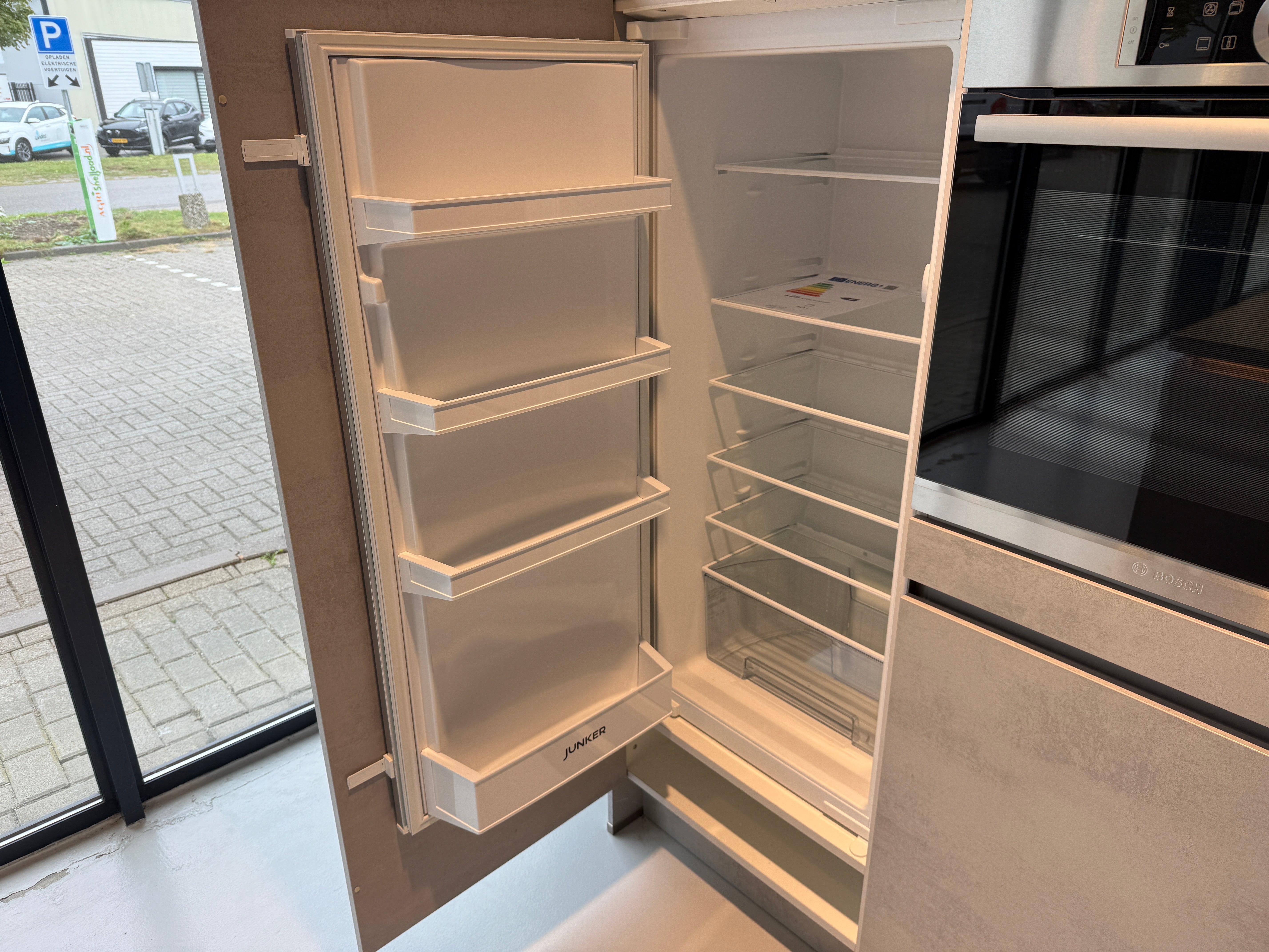 02356 - Grijs betonlook eilandkeuken