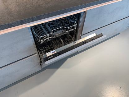 02356 - Grijs betonlook eilandkeuken