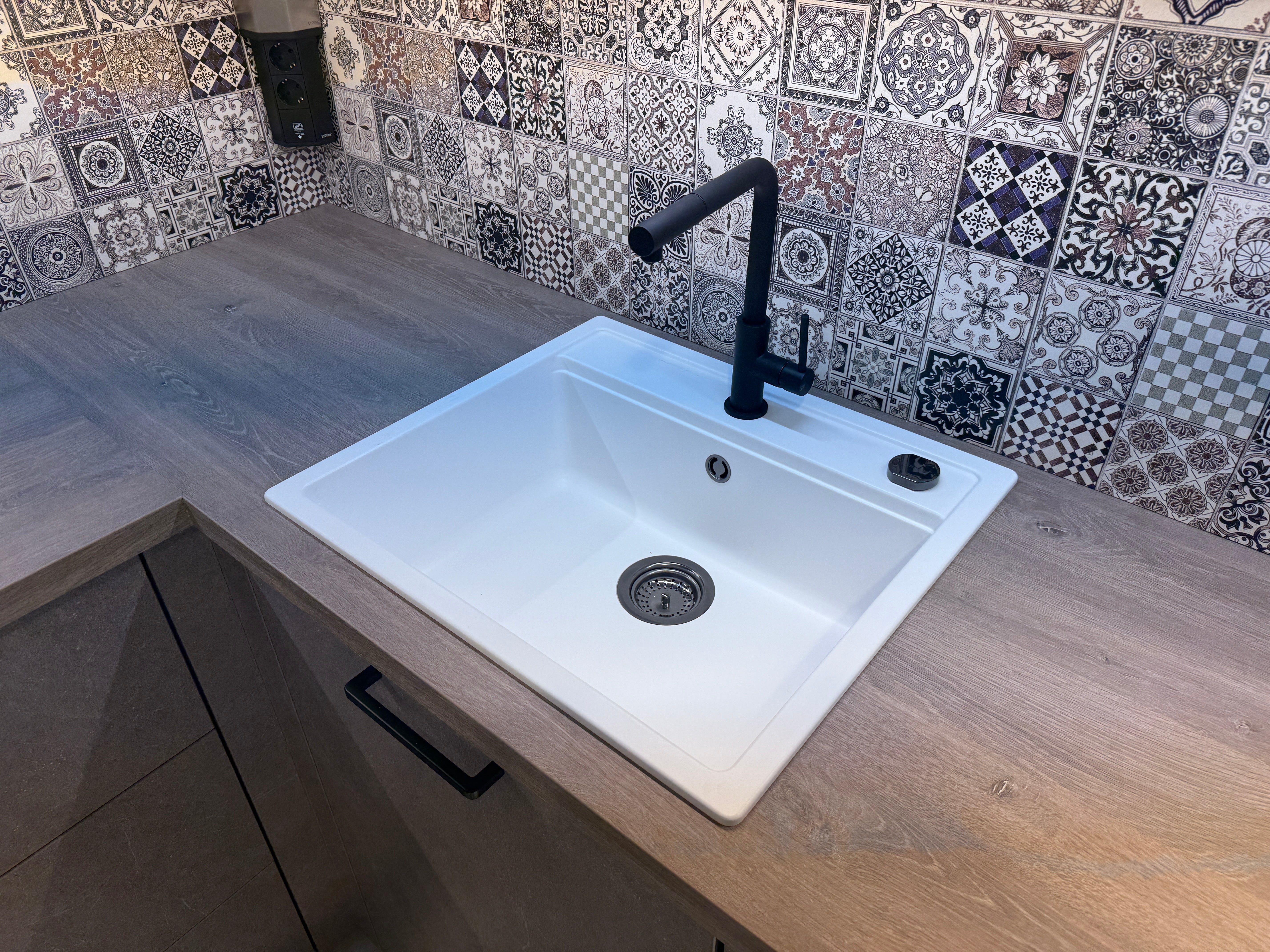 02374 - Grijze Nobilia keuken