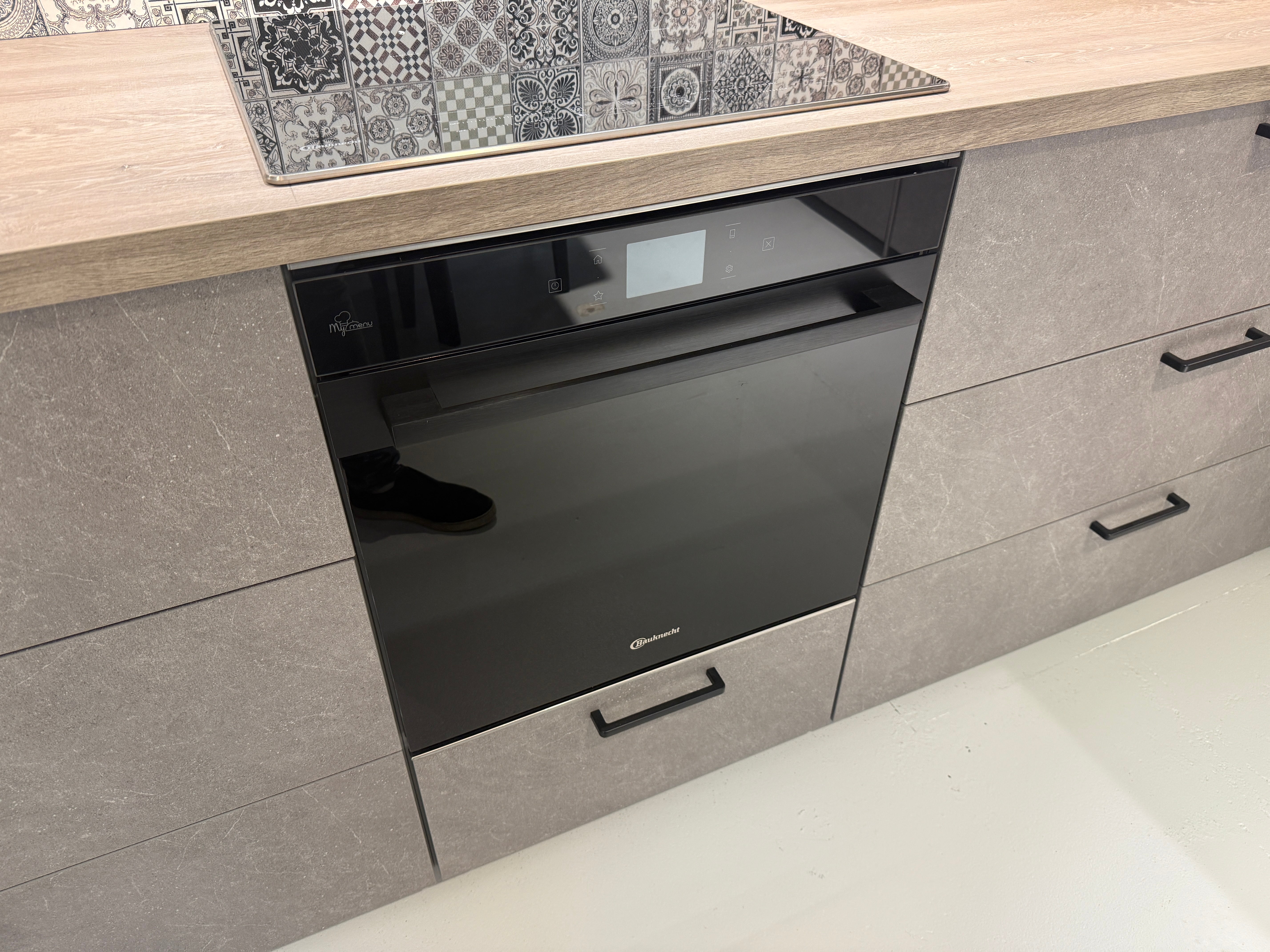 02374 - Grijze Nobilia keuken