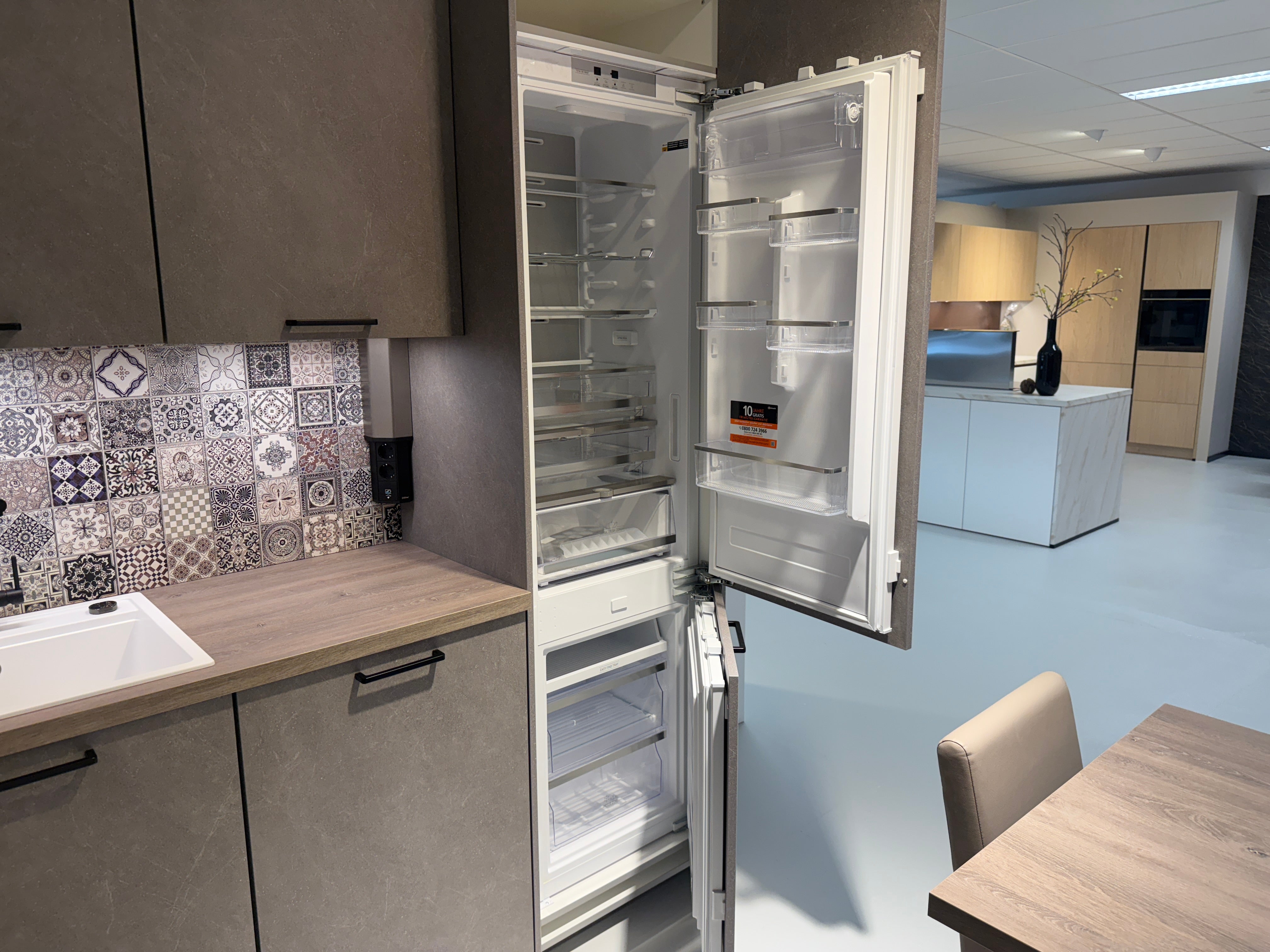 02374 - Grijze Nobilia keuken