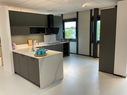 02398 - Moderne schiereiland keuken