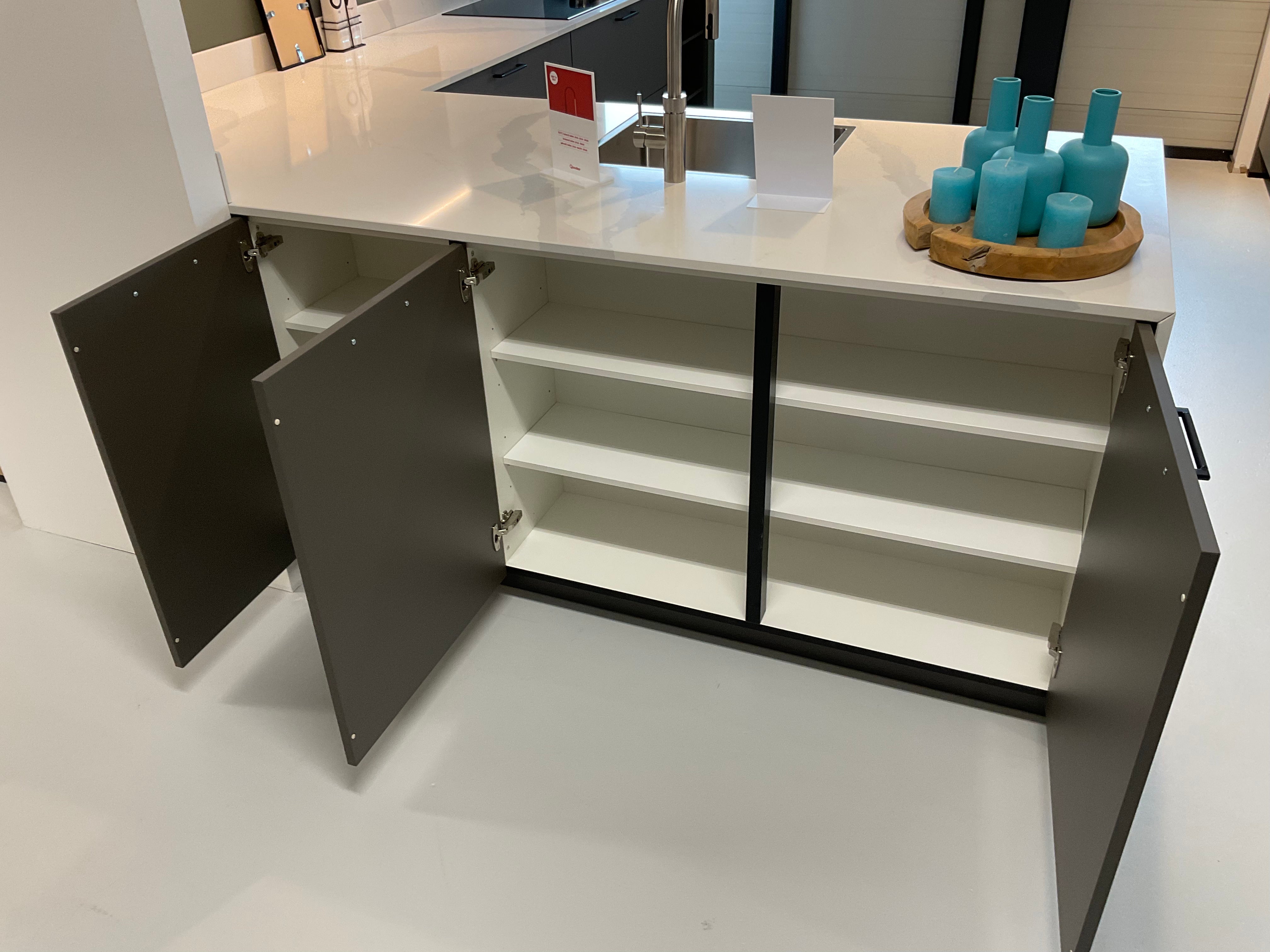 02398 - Moderne schiereiland keuken