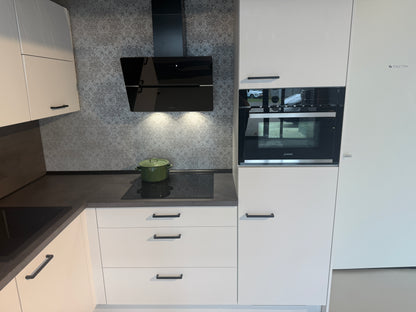 02386 - Witte hoekkeuken