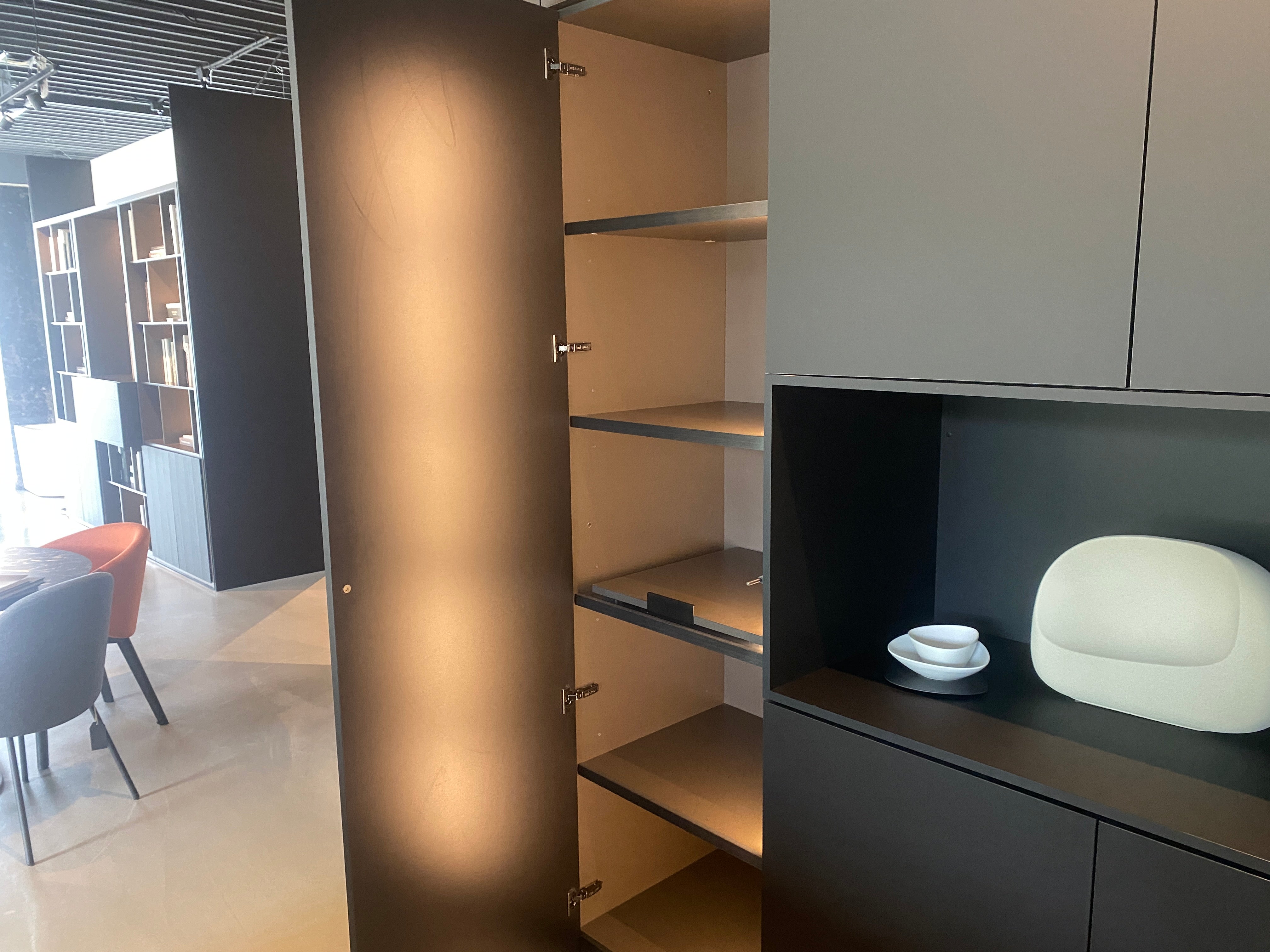 02450 - Zwart/witte luxe eilandkeuken