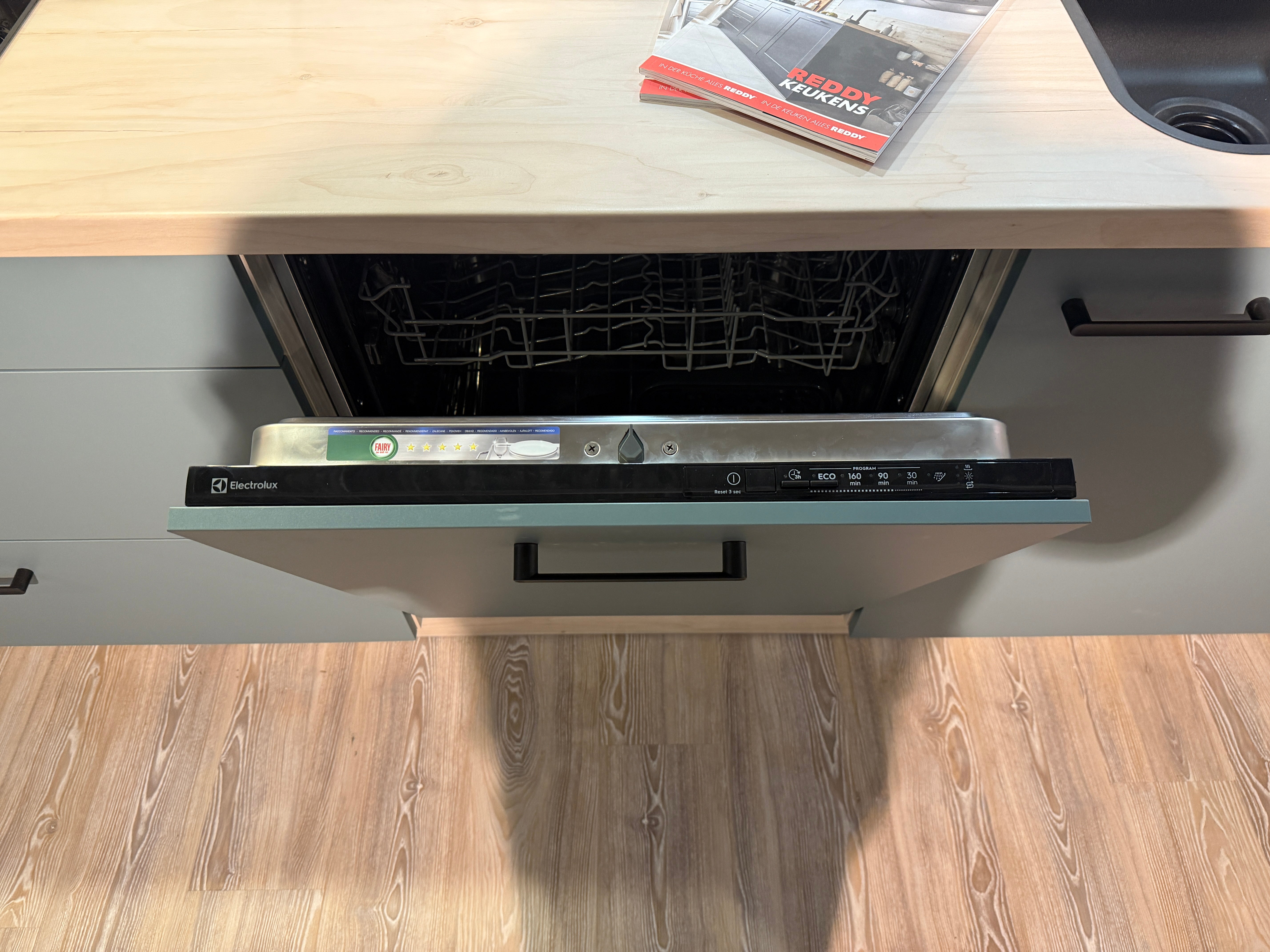 02592 - Impuls recht grijze keuken