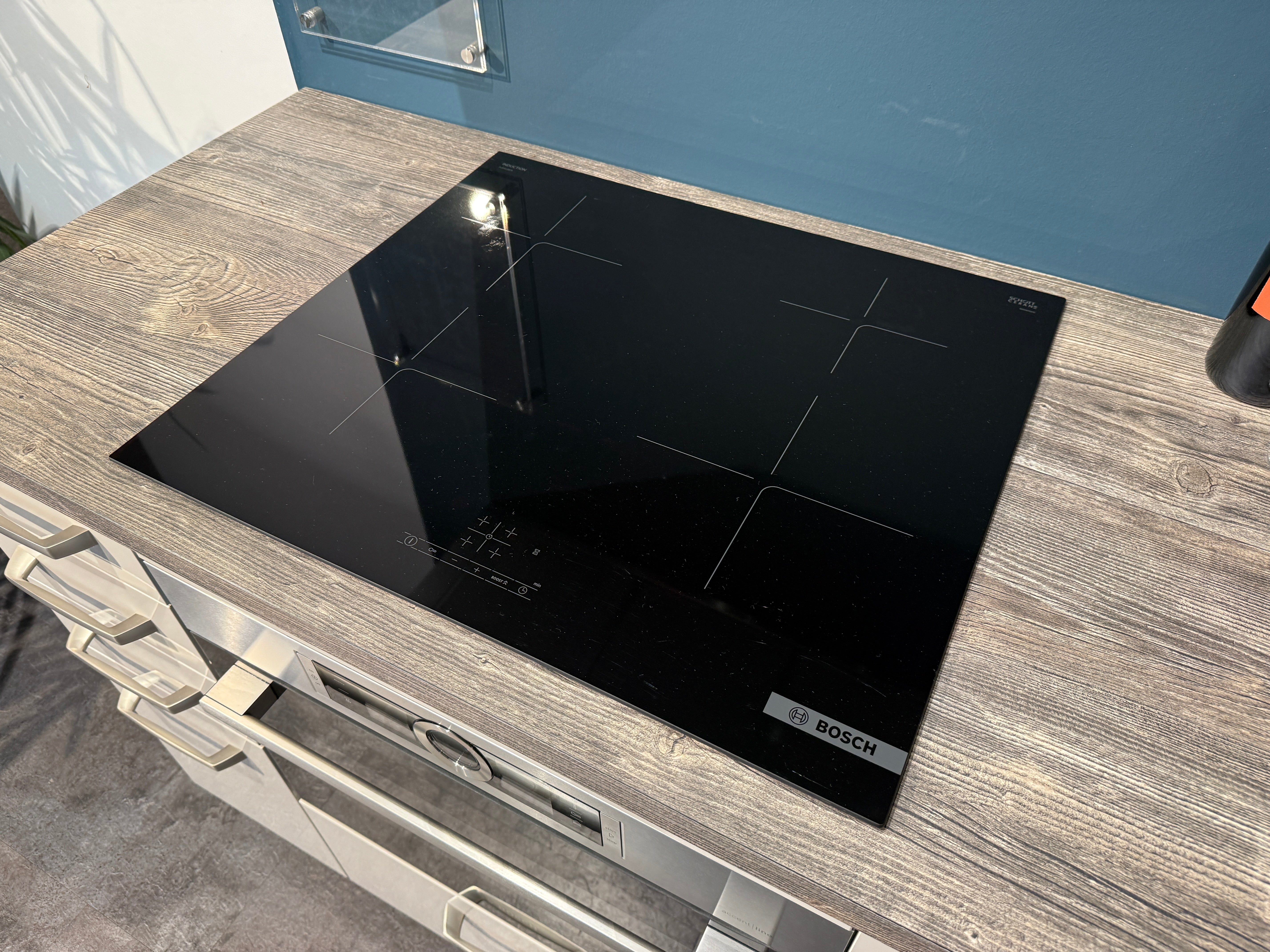 02556 - Hoogglans witte hoekkeuken