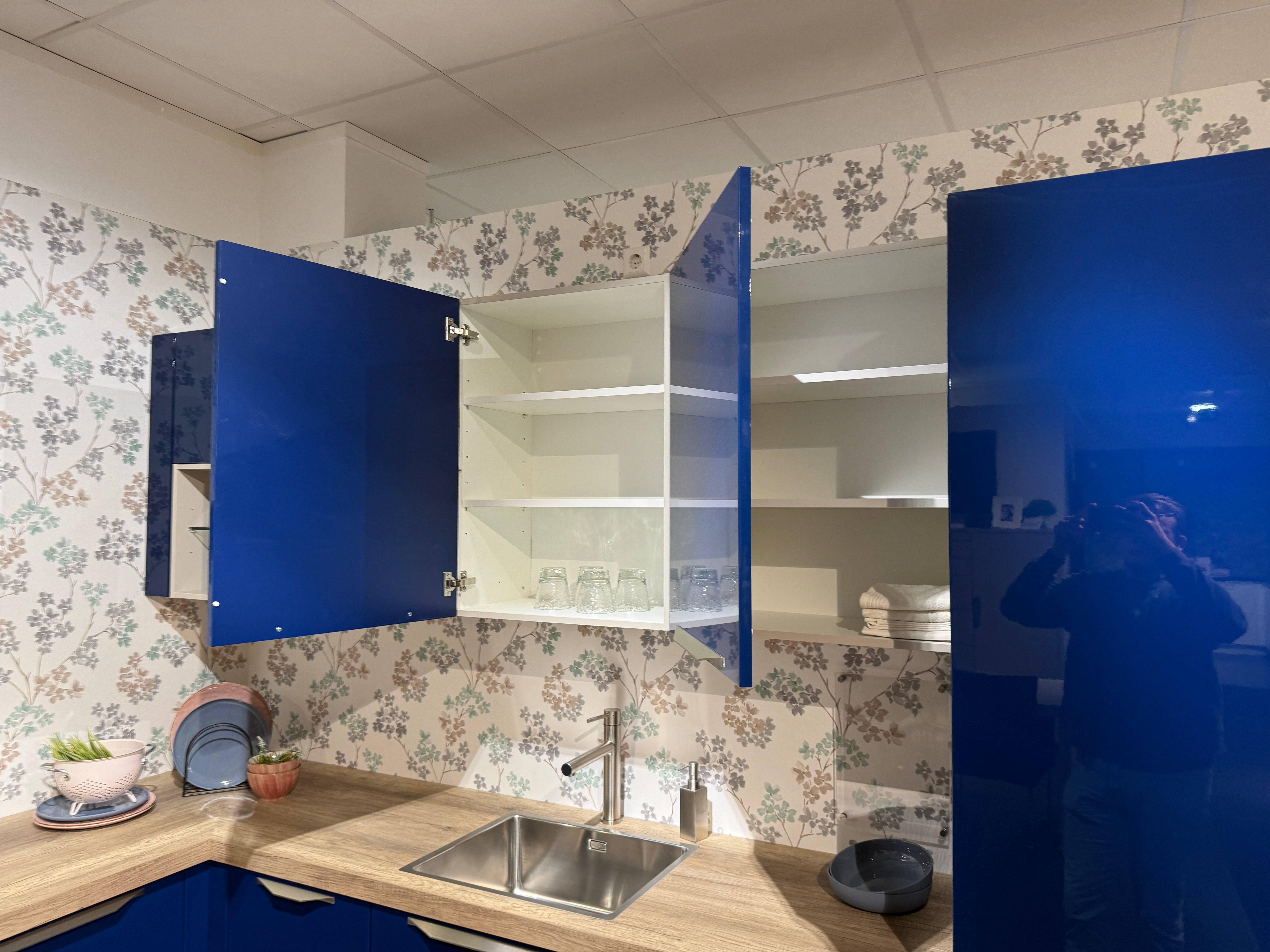 02558 - Nachtblauwe hoekkeuken