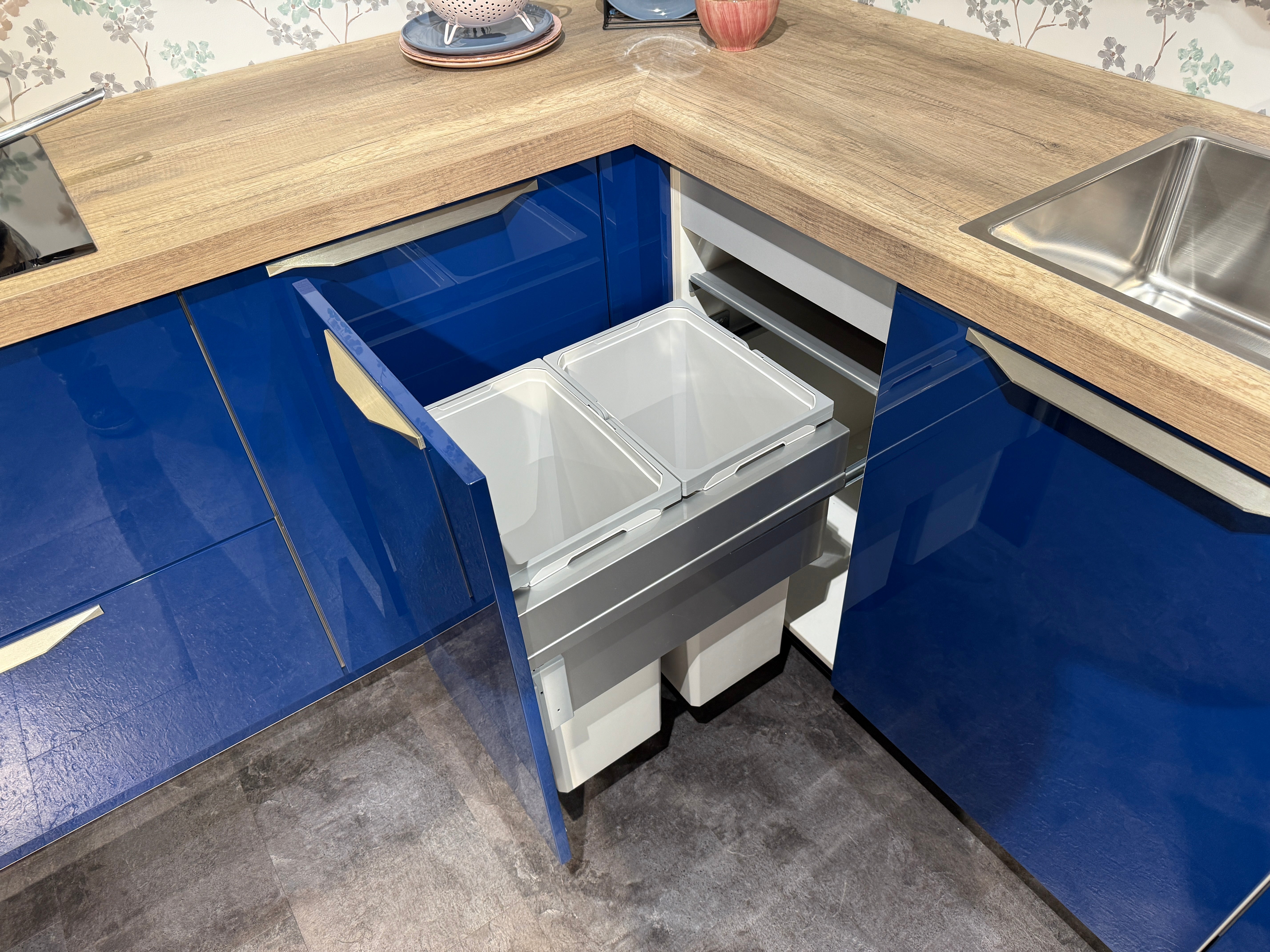 02558 - Nachtblauwe hoekkeuken