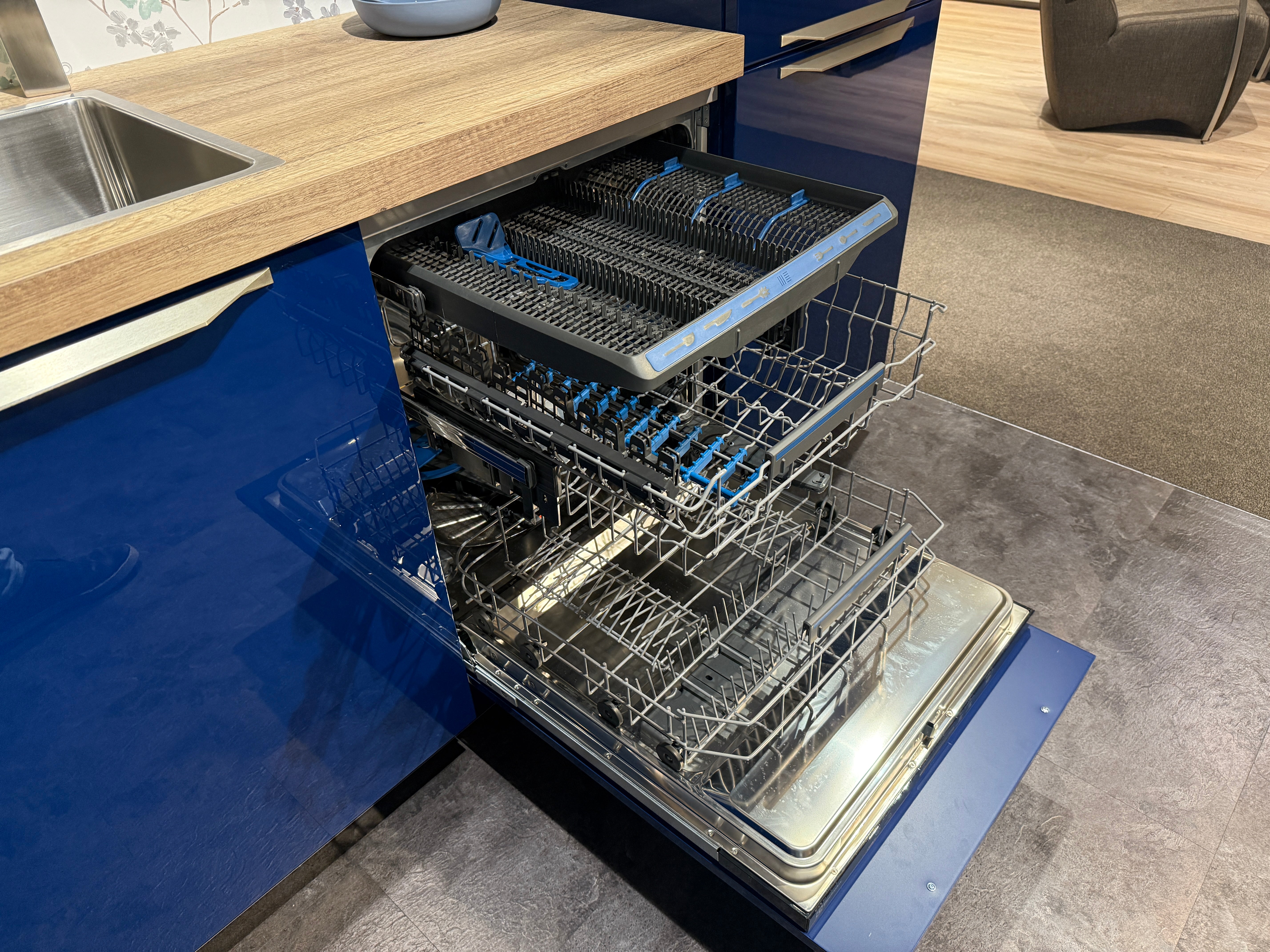 02558 - Nachtblauwe hoekkeuken