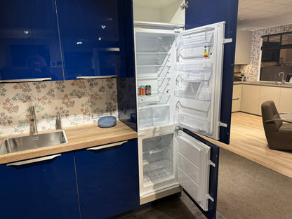 02558 - Nachtblauwe hoekkeuken