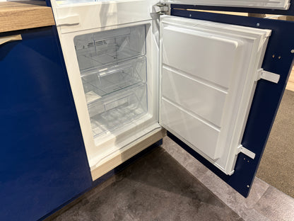 02558 - Nachtblauwe hoekkeuken