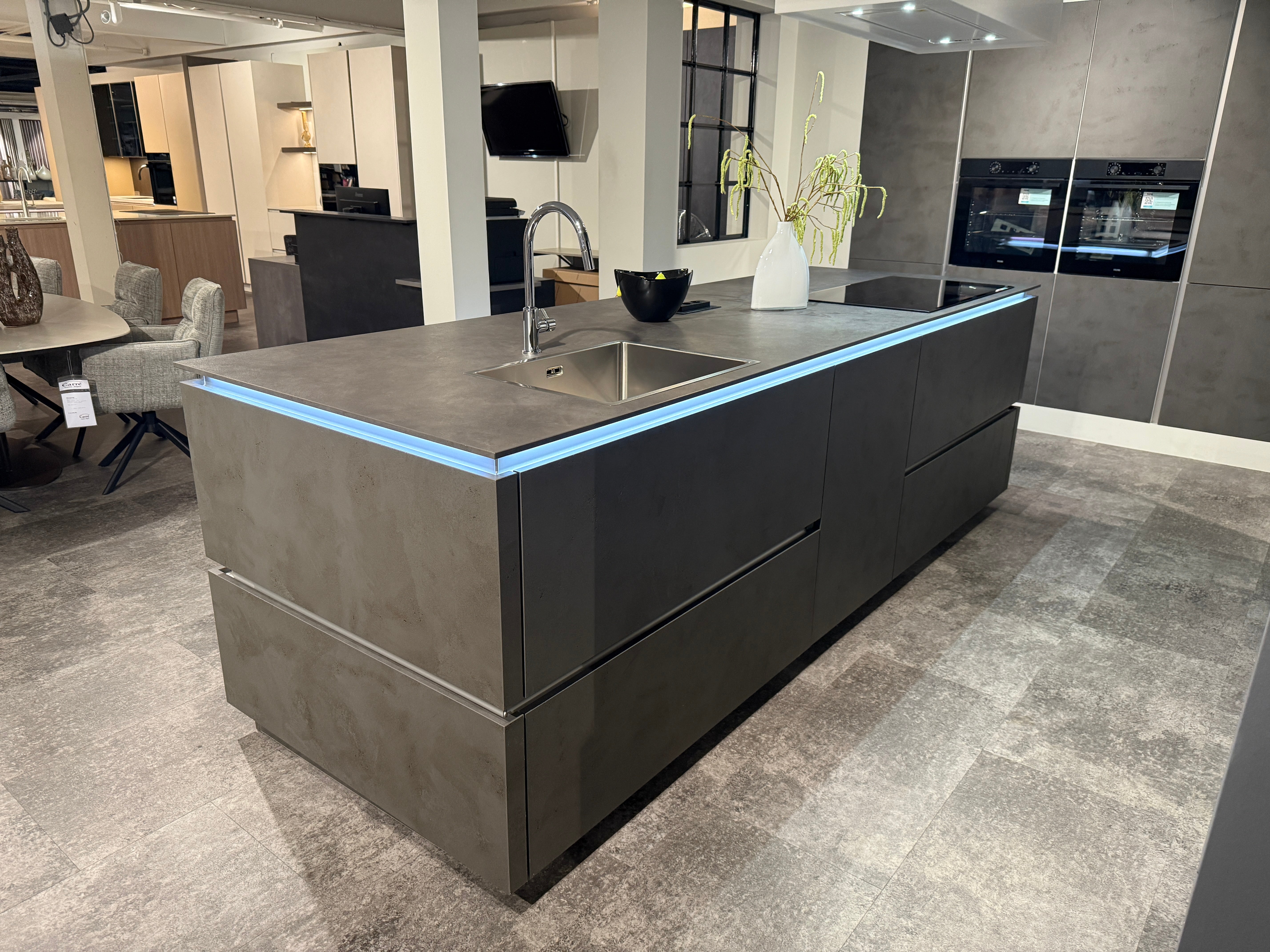 02578 - Moderne betonlook eilandkeuken