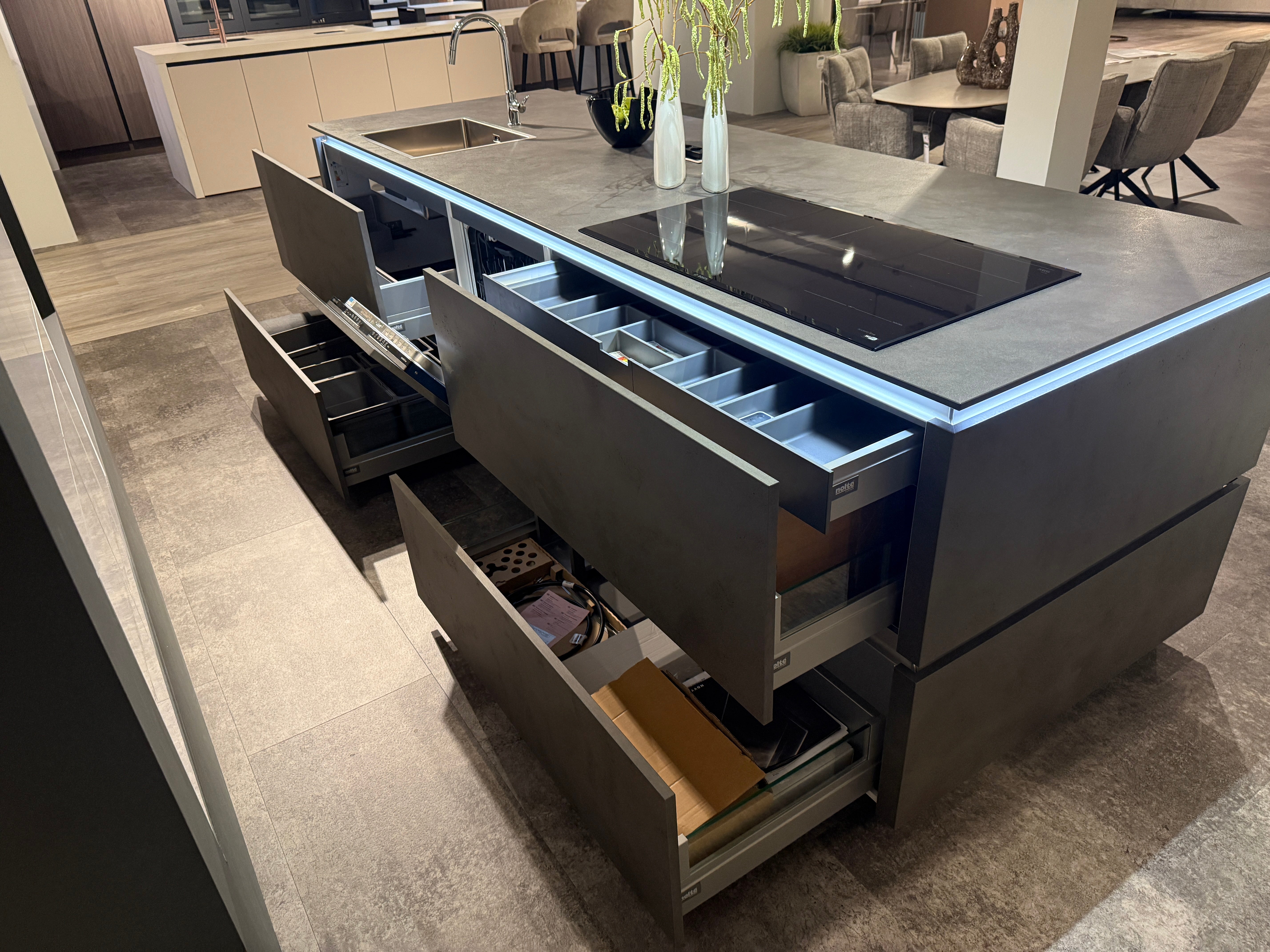 02578 - Moderne betonlook eilandkeuken