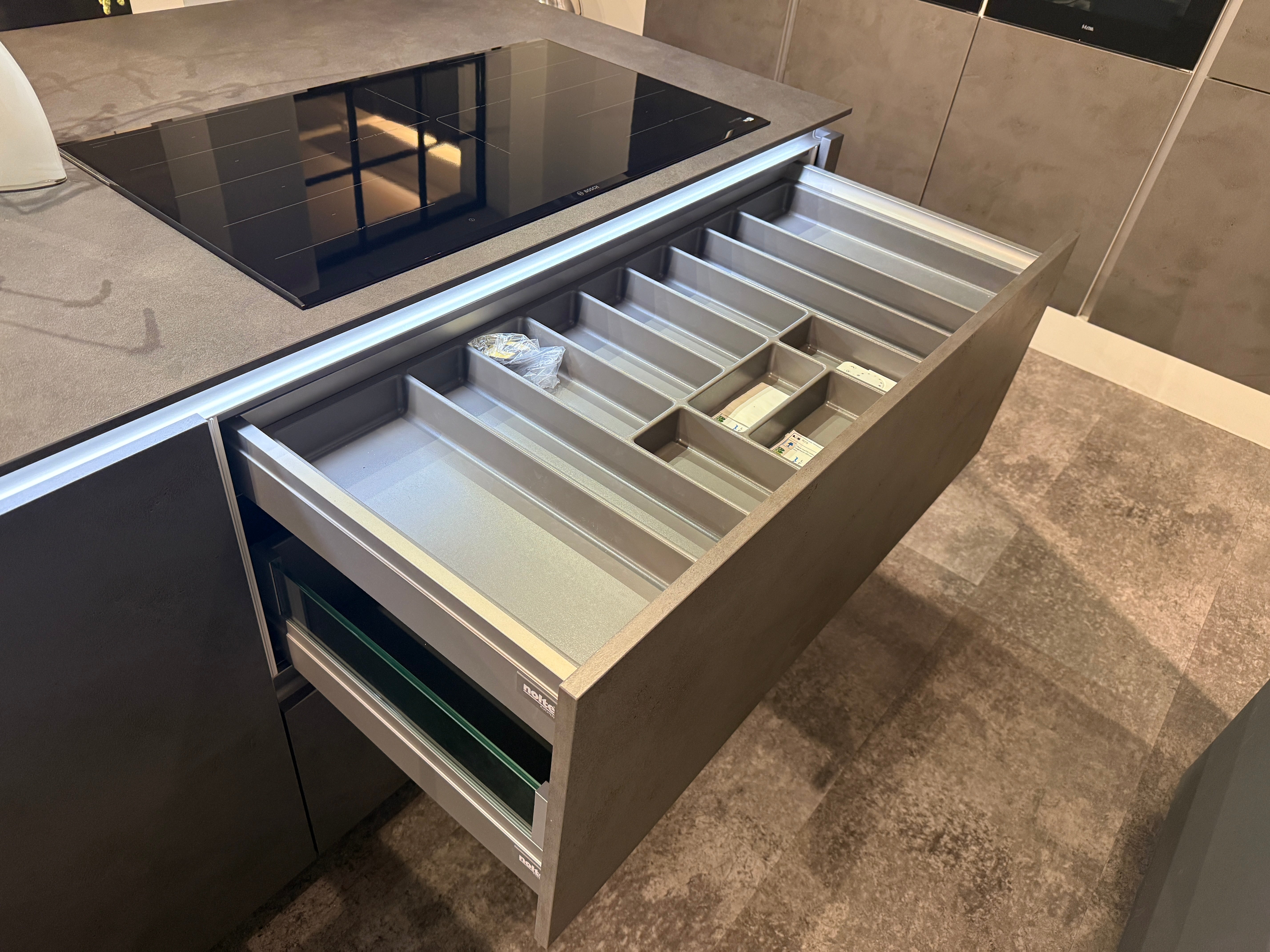 02578 - Moderne betonlook eilandkeuken