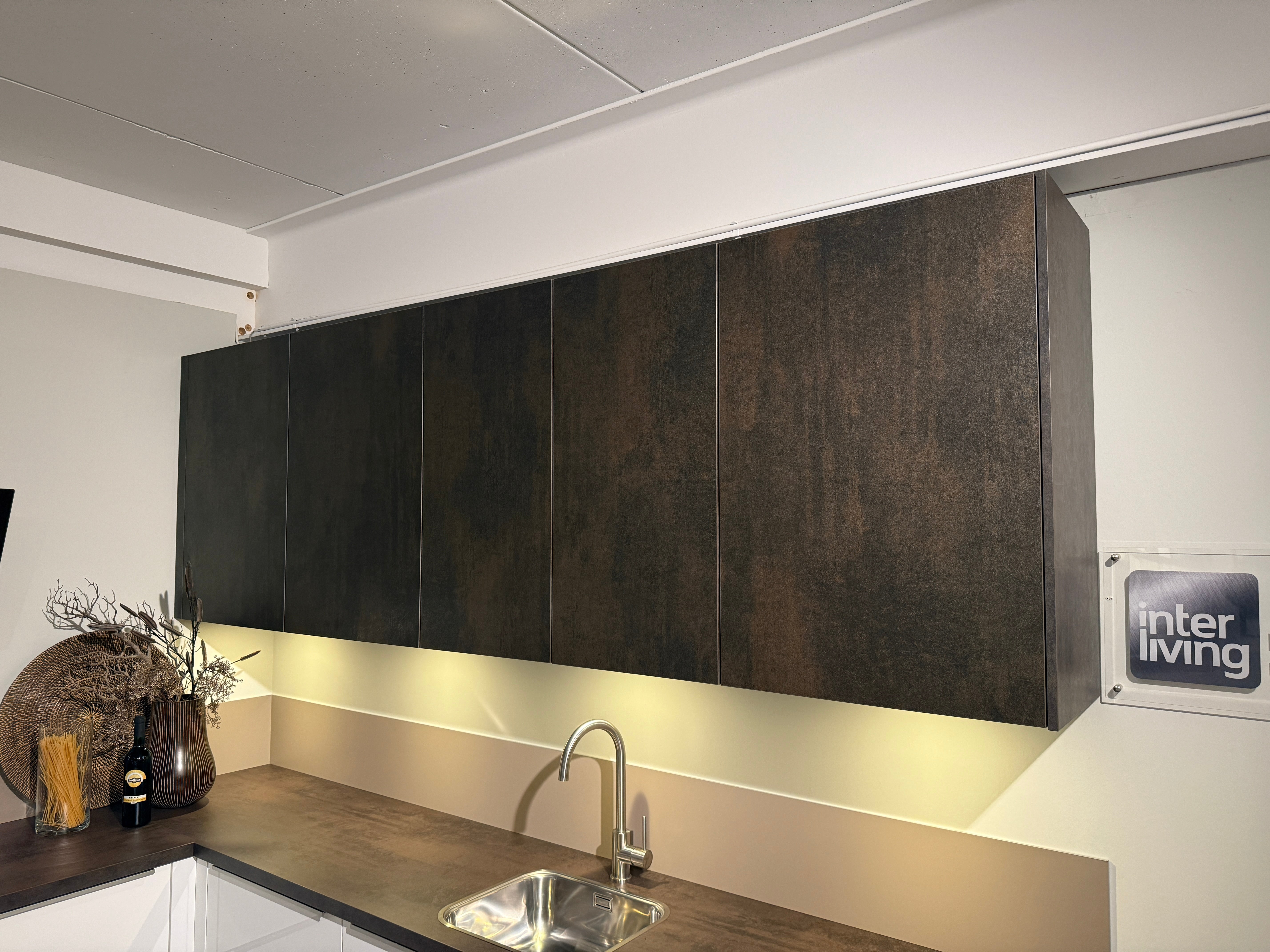 02584 - Nolte hoekkeuken met kastenwand