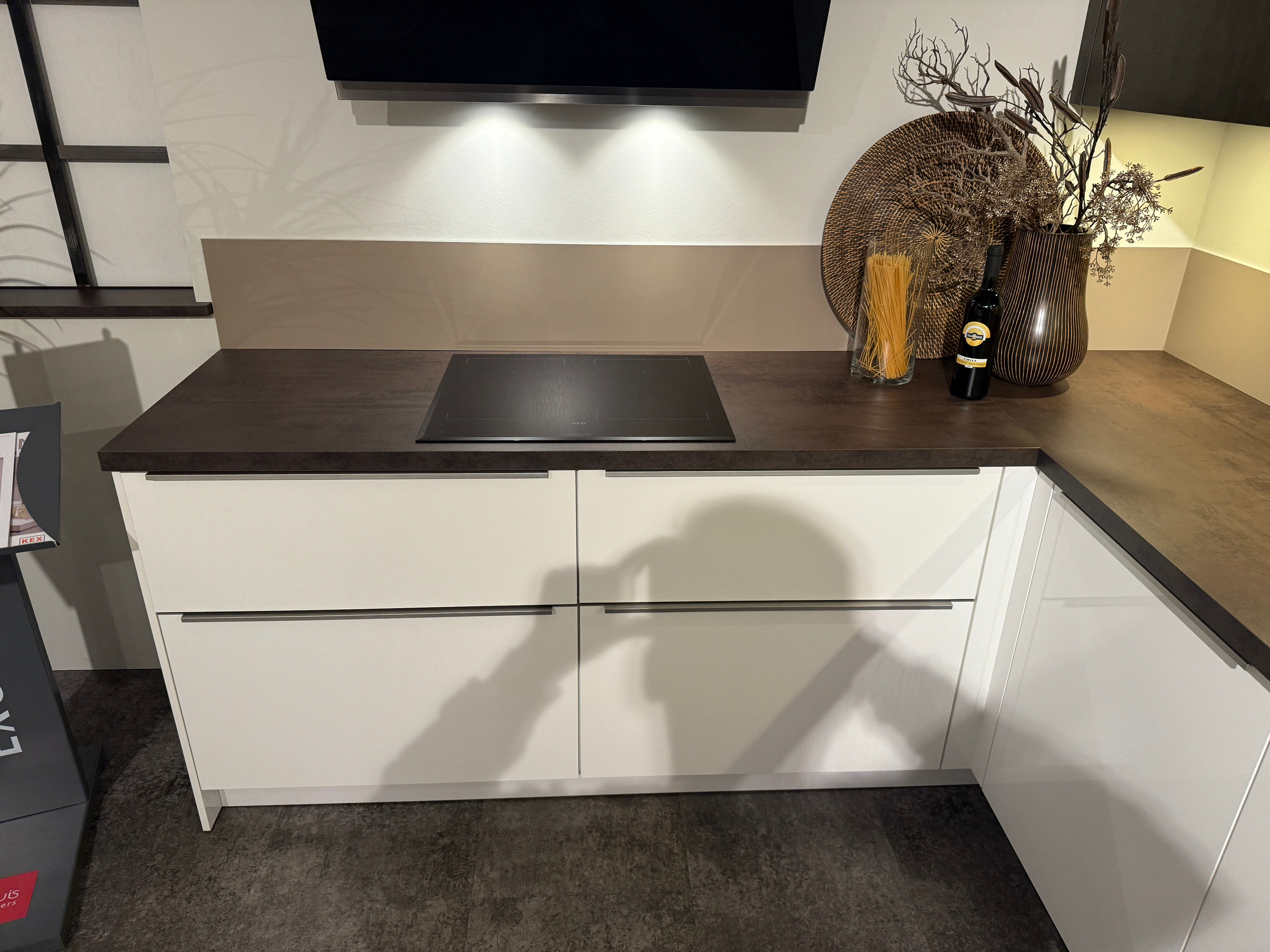 02584 - Nolte hoekkeuken met kastenwand