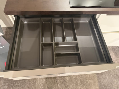 02584 - Nolte hoekkeuken met kastenwand