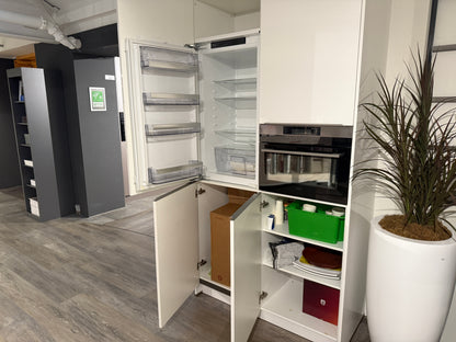 02584 - Nolte hoekkeuken met kastenwand