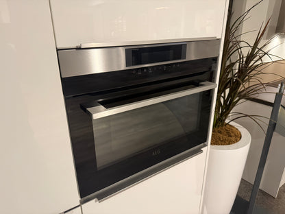 02584 - Nolte hoekkeuken met kastenwand