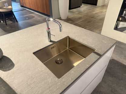 02588 - Hoogglans witte eilandkeuken