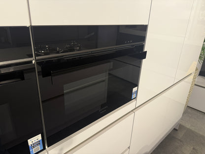 02588 - Hoogglans witte eilandkeuken